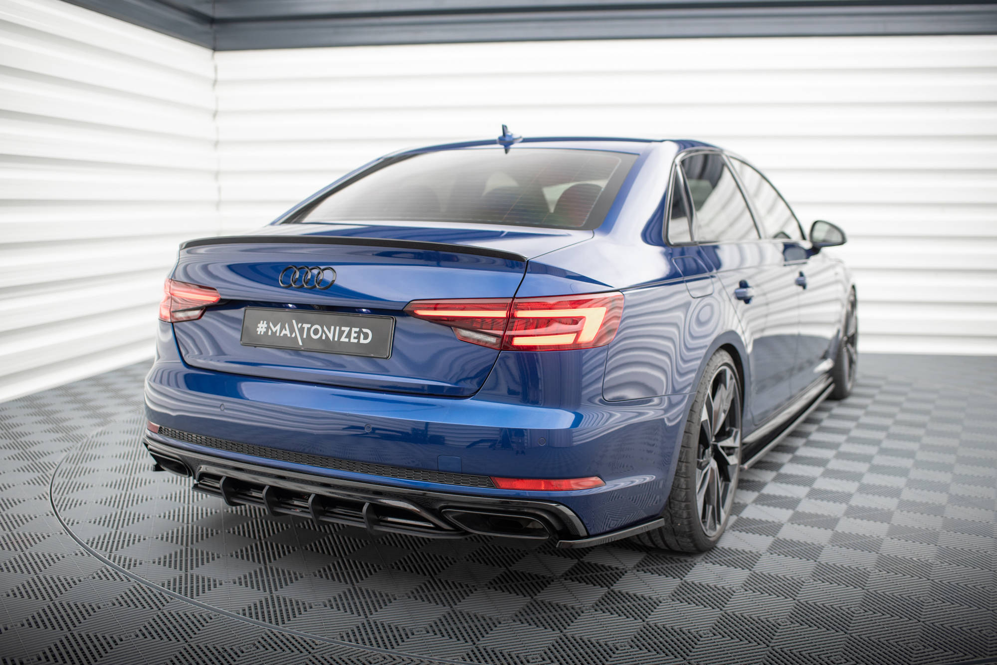 Street Pro Heckschürze Heck Ansatz Diffusor passend für Audi A4 Competition B9 rot