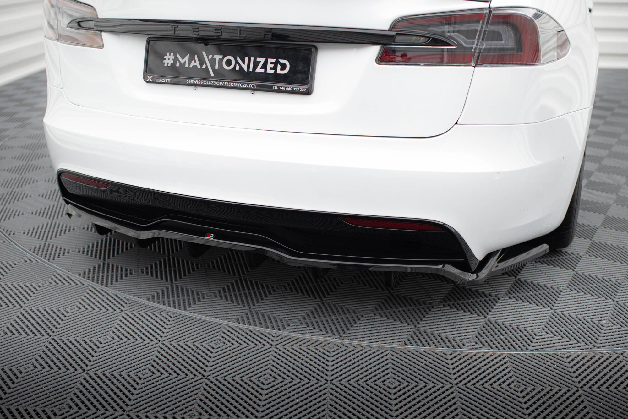 Diffusor Heckansatz V.2 passend für Tesla Model S Plaid Mk1 FL schwarz Hochglanz