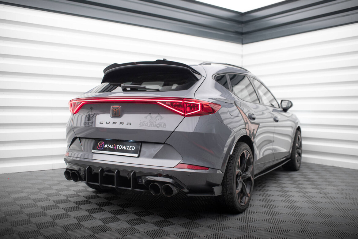 Heckansatz Diffusor passend für CUPRA Formentor Mk1 schwarz-rot