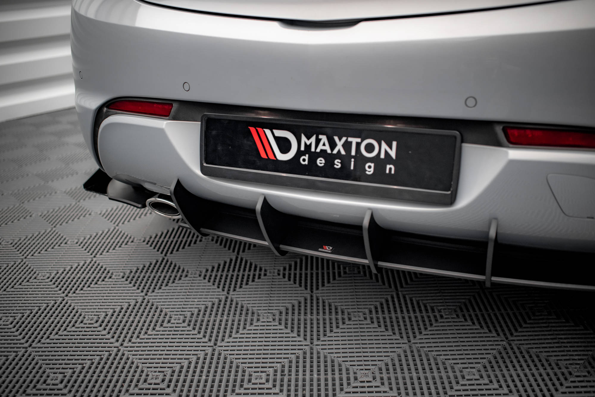 Street Pro Heckschürze Heck Ansatz Diffusor passend für Opel Astra GTC OPC-Line J rot+ Hochglanz Flaps