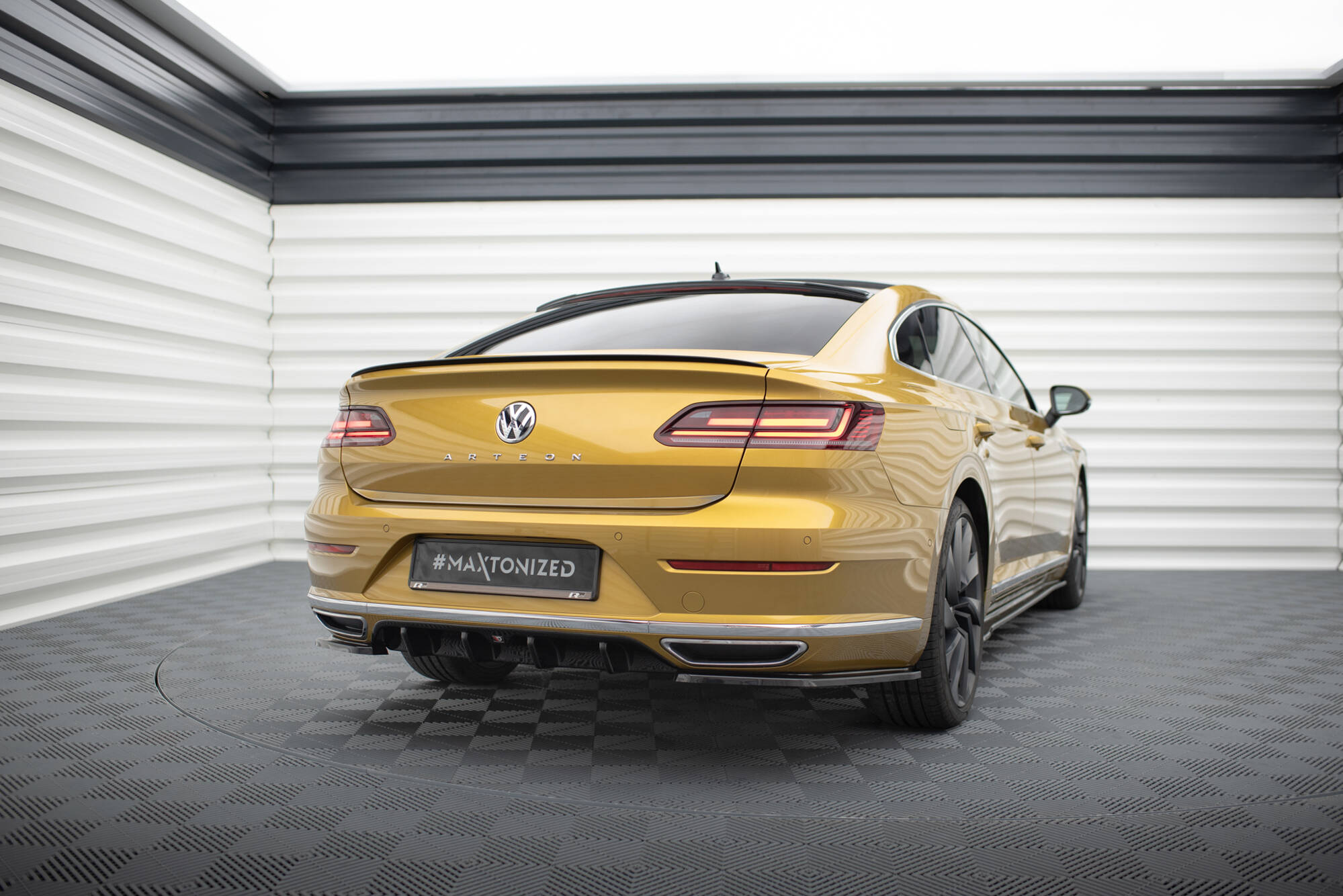 Heck Ansatz Flaps Diffusor für VW Arteon R-Line Limousine / Shooting Brake Mk1 schwarz Hochglanz