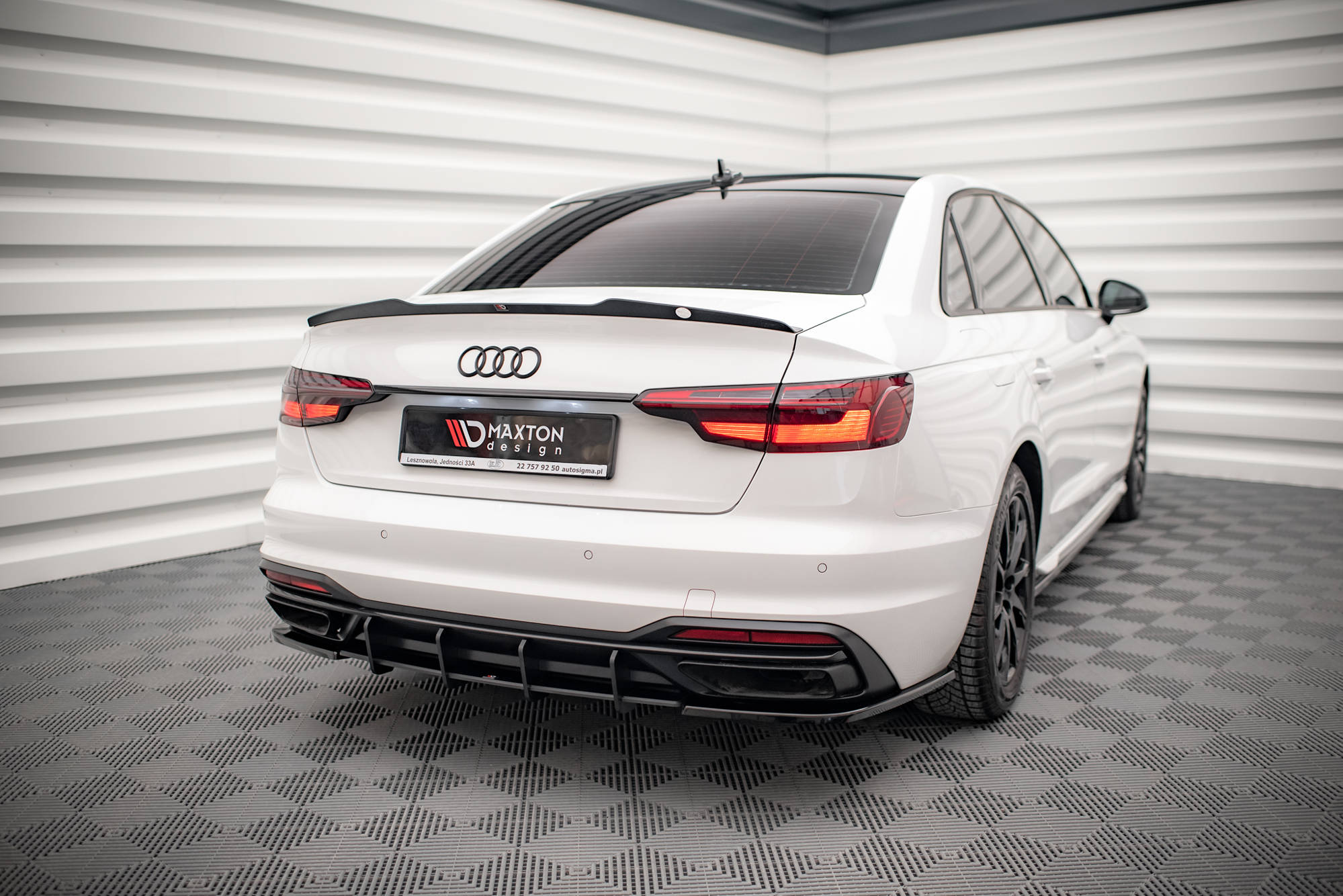 Street Pro Heckschürze Heck Ansatz Diffusor passend für Audi A4 B9 FL rot