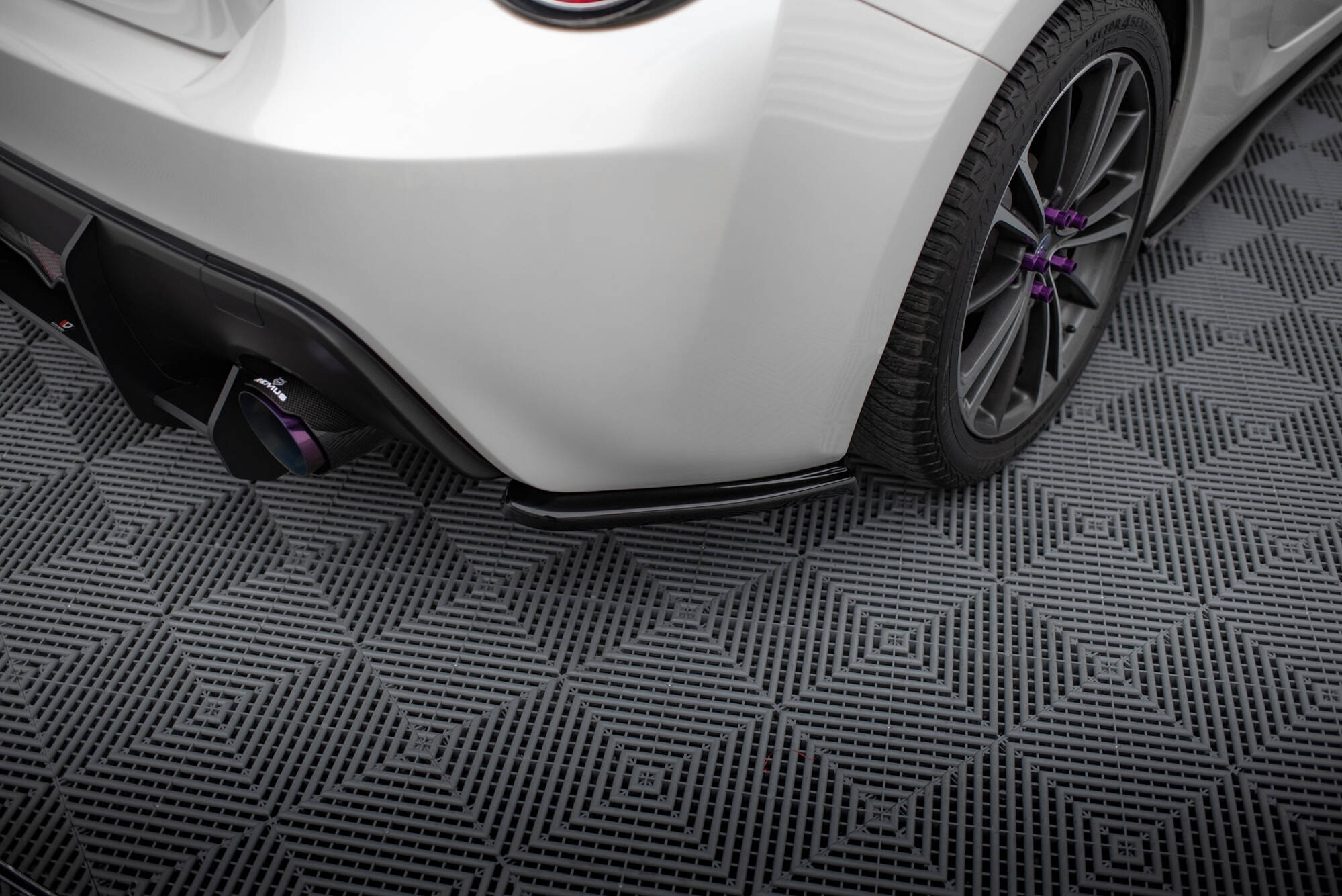 Heck Ansatz Flaps Diffusor V.1 für Subaru BRZ Mk1 / Mk1 Facelift schwarz Hochglanz
