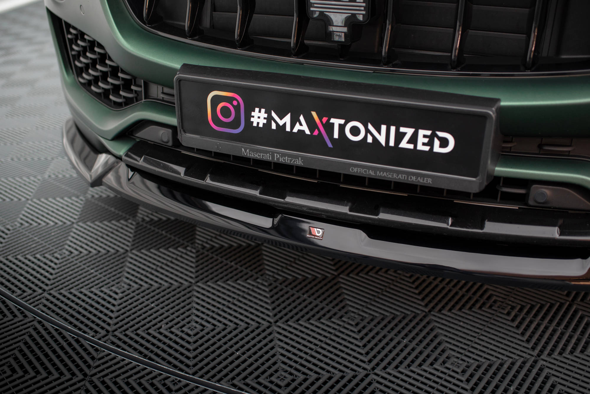 Frontlippe V.1 passend für Maserati Levante Mk1 schwarz Hochglanz