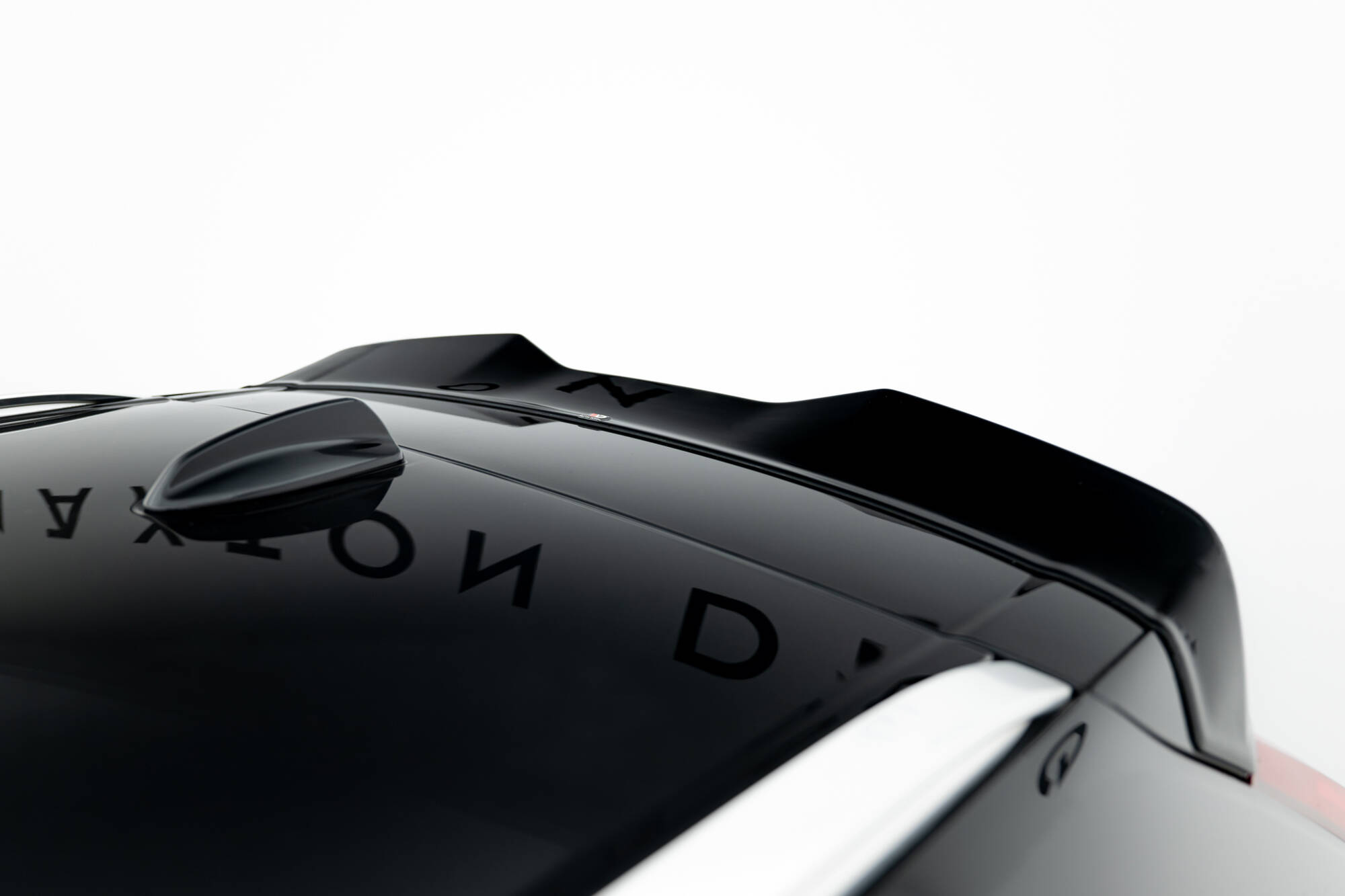 Heck Spoiler Aufsatz Abrisskante 3D passend für Volvo XC60 Mk2 schwarz Hochglanz