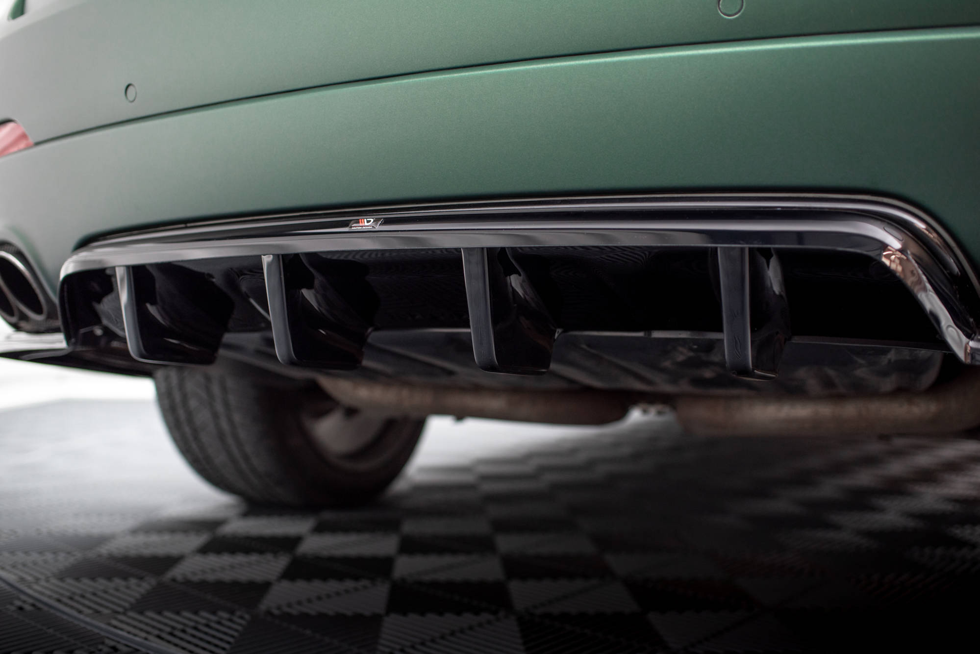 Diffusor Heckansatz passend für Maserati Levante Mk1 schwarz Hochglanz