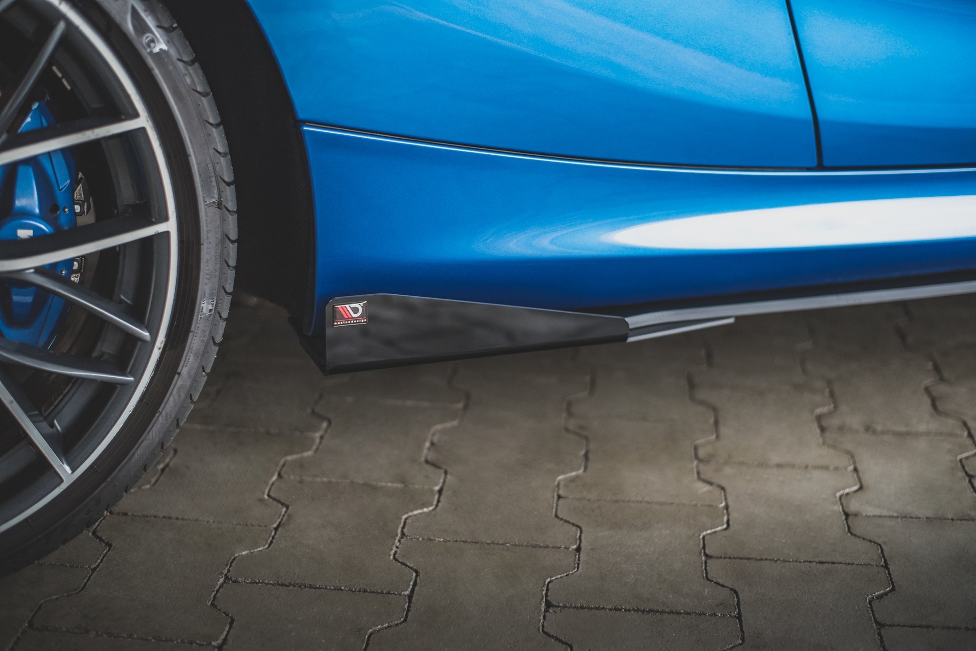 Street Pro Seitenschweller Leisten + Flaps passend für BMW 1er F21 M135i / M140i / M-Paket schwarz Hochglanz