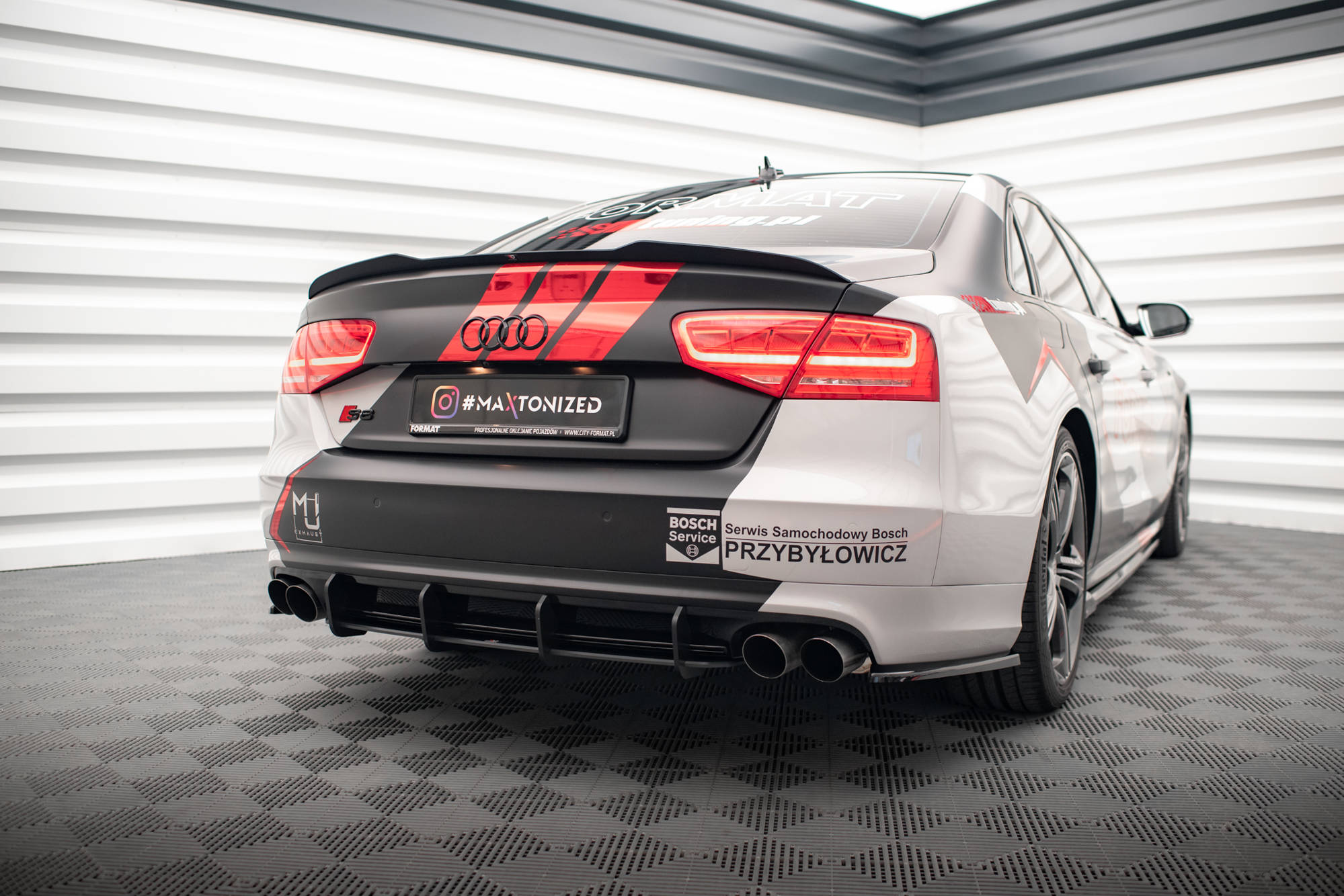 Street Pro Heckschürze Heck Ansatz Diffusor passend für Audi S8 D4 schwarz-rot