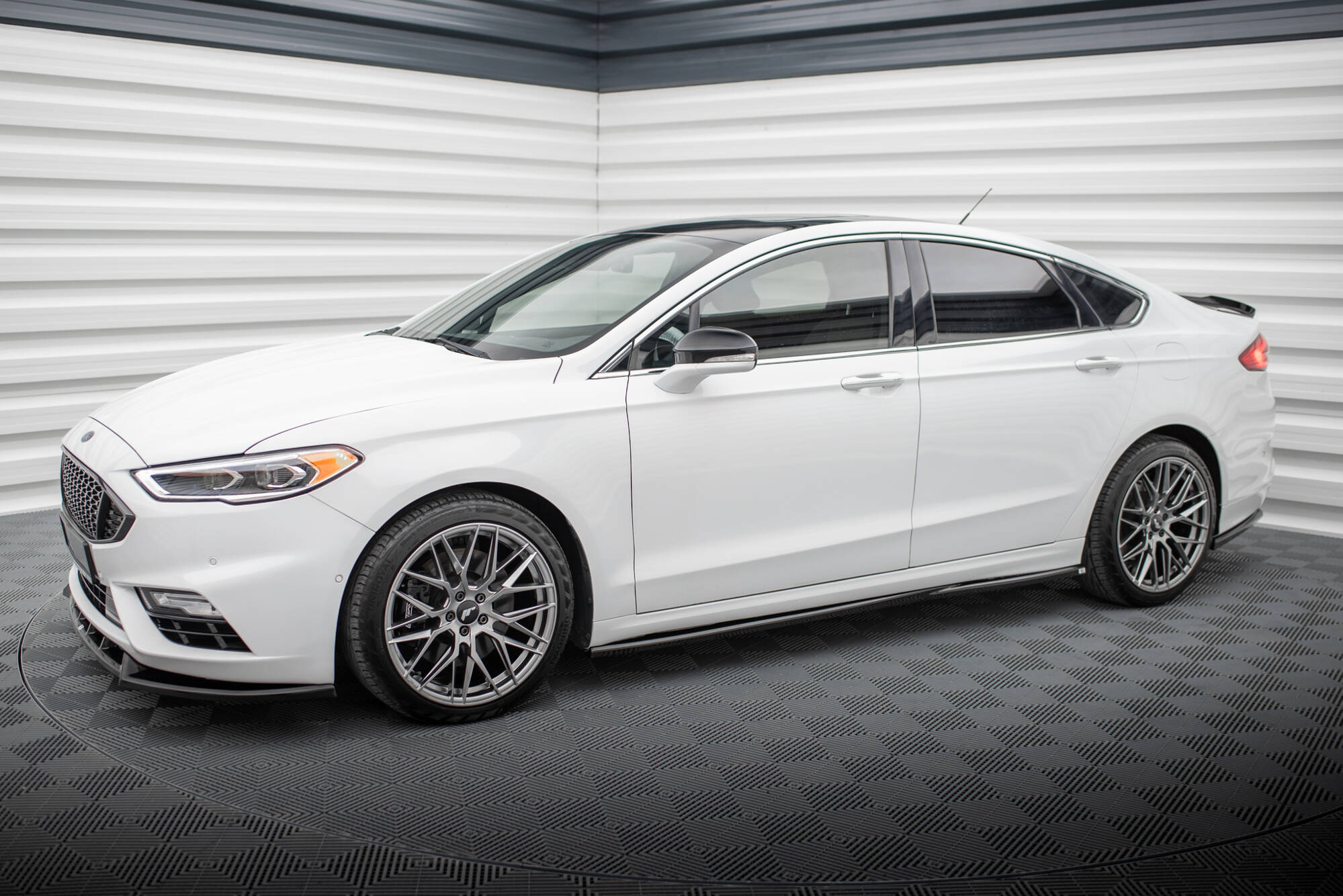 Street+ Seitenschweller Leisten passend für Ford Mondeo Sport Mk5 FL / Fusion Sport Mk2 FL schwarz Hochglanz