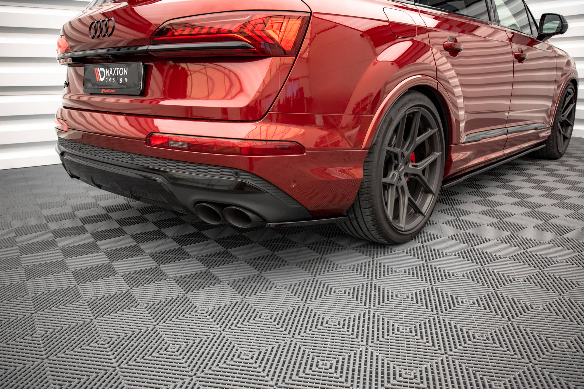 Street+ Heck Ansatz Flaps passend für Audi SQ7 Mk2 4M FL schwarz Hochglanz