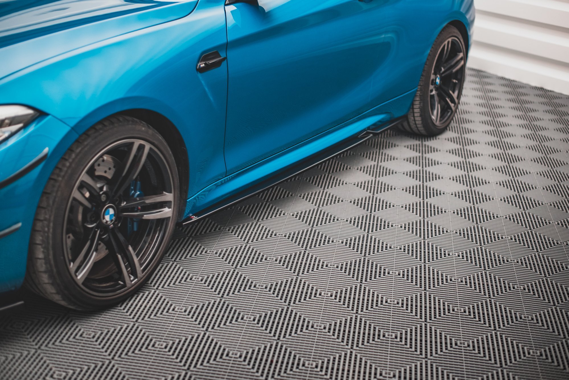 Street+ Seitenschweller Leisten V.2 passend für BMW M2 F87 schwarz Hochglanz