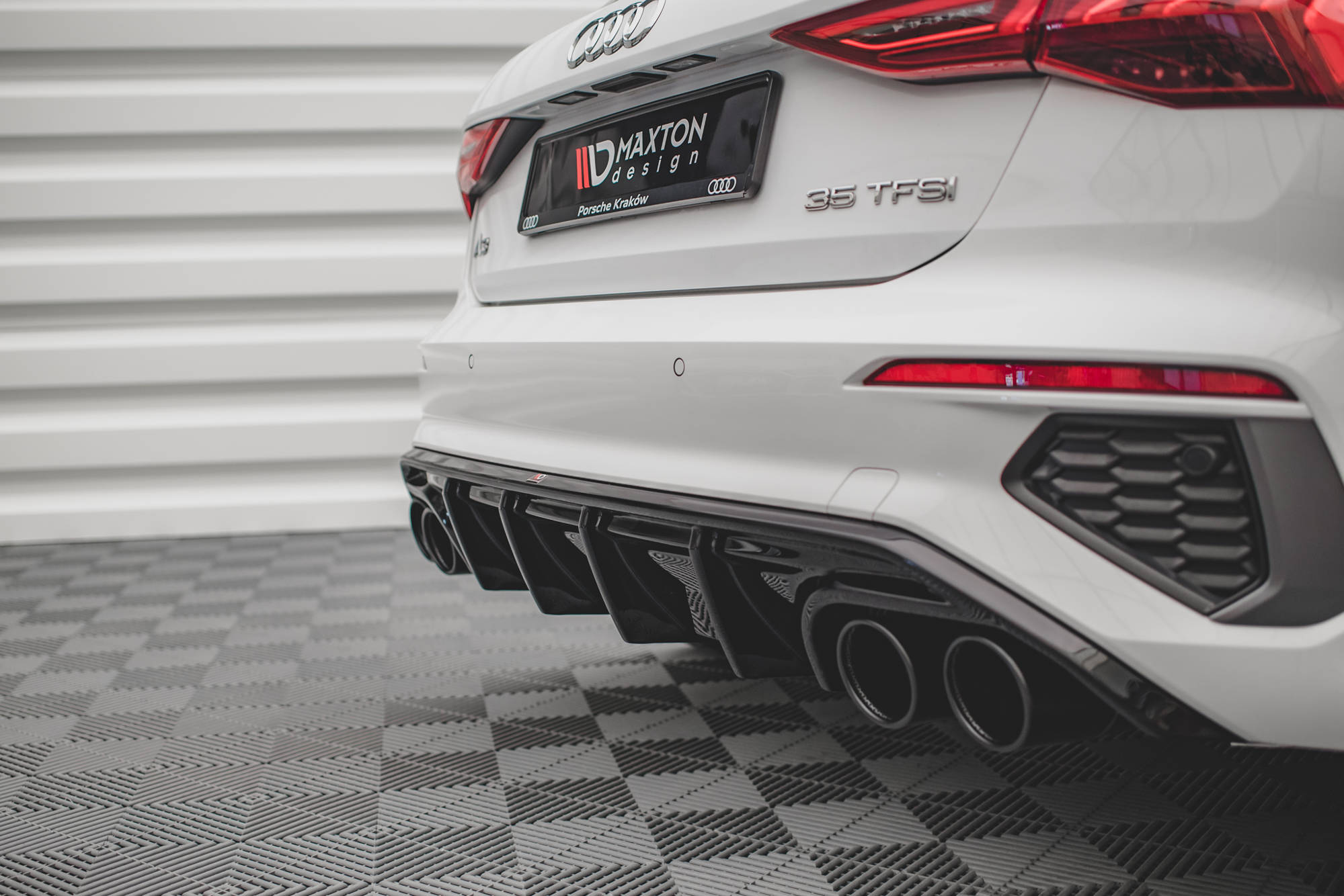 Street+ Heck Ansatz Diffusor + Endrohre chrom passend für Audi A3 S-Line Sportback 8Y schwarz Hochglanz