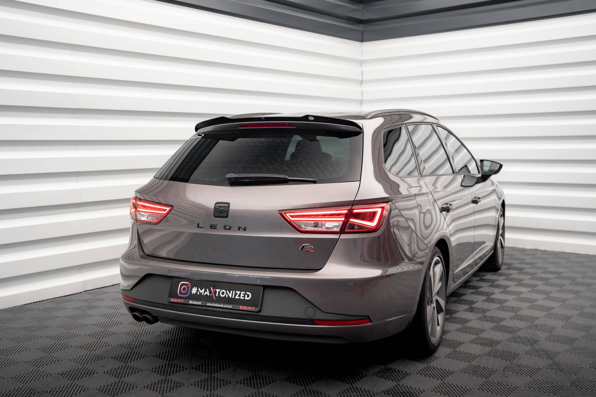 Heck Spoiler Aufsatz Abrisskante passend für Seat Leon FR Sportstourer Mk3 schwarz Hochglanz