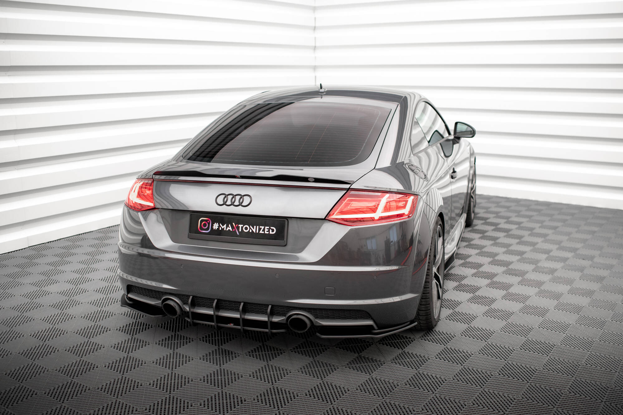 Street Pro Heck Ansatz Flaps passend für Audi TT S-Line 8S rot