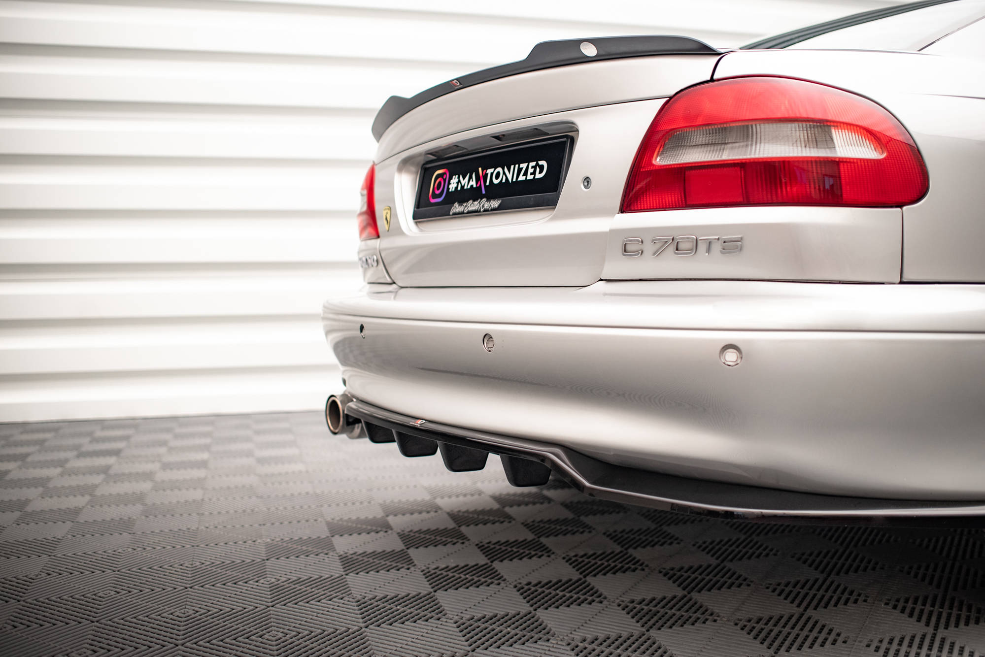Street+ Mittlerer Diffusor RACE Heck Ansatz passend für Volvo C70 Mk1 schwarz Hochglanz
