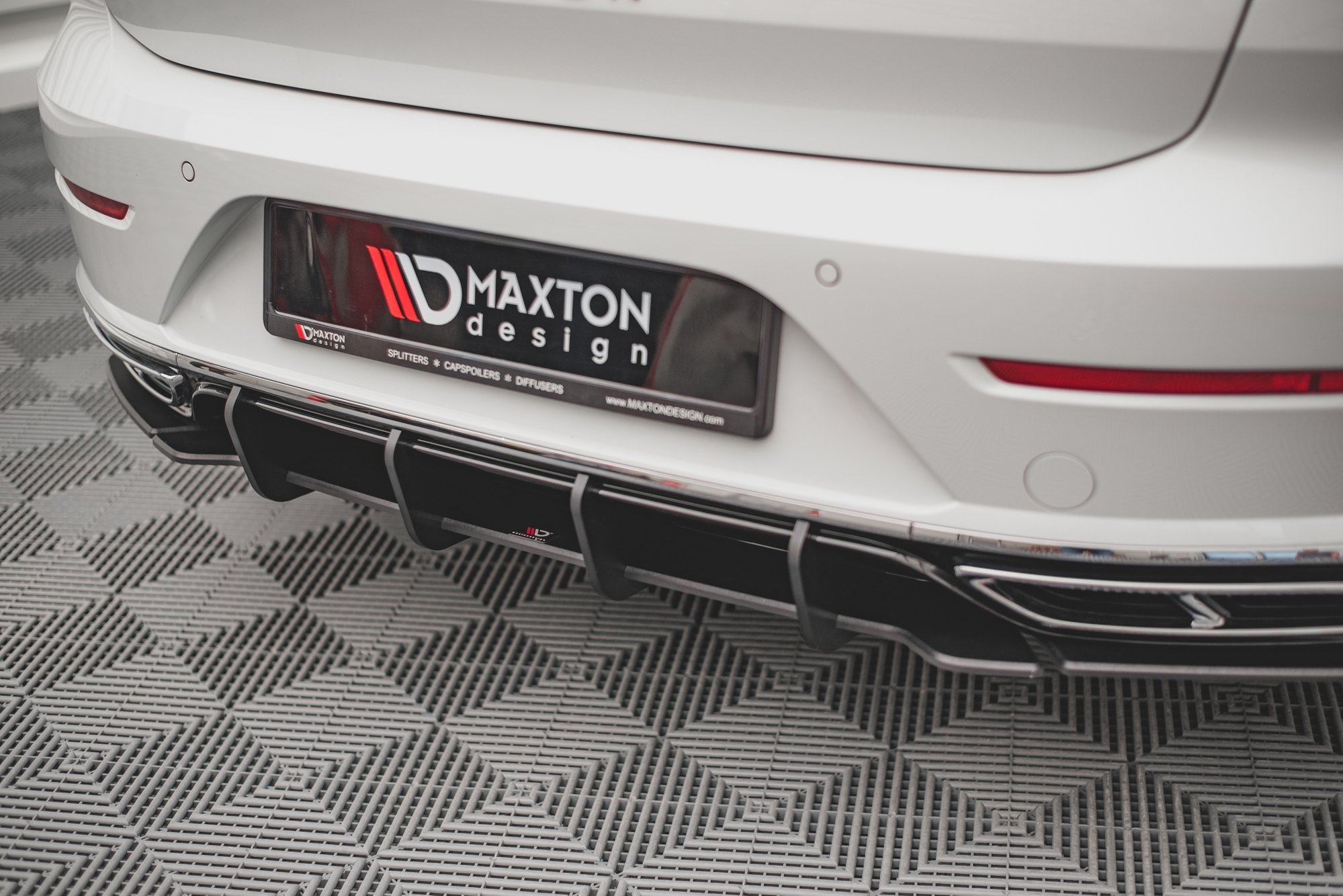 Street Pro Heckschürze Heck Ansatz Diffusor passend für VW Arteon R-Line FL schwarz-rot