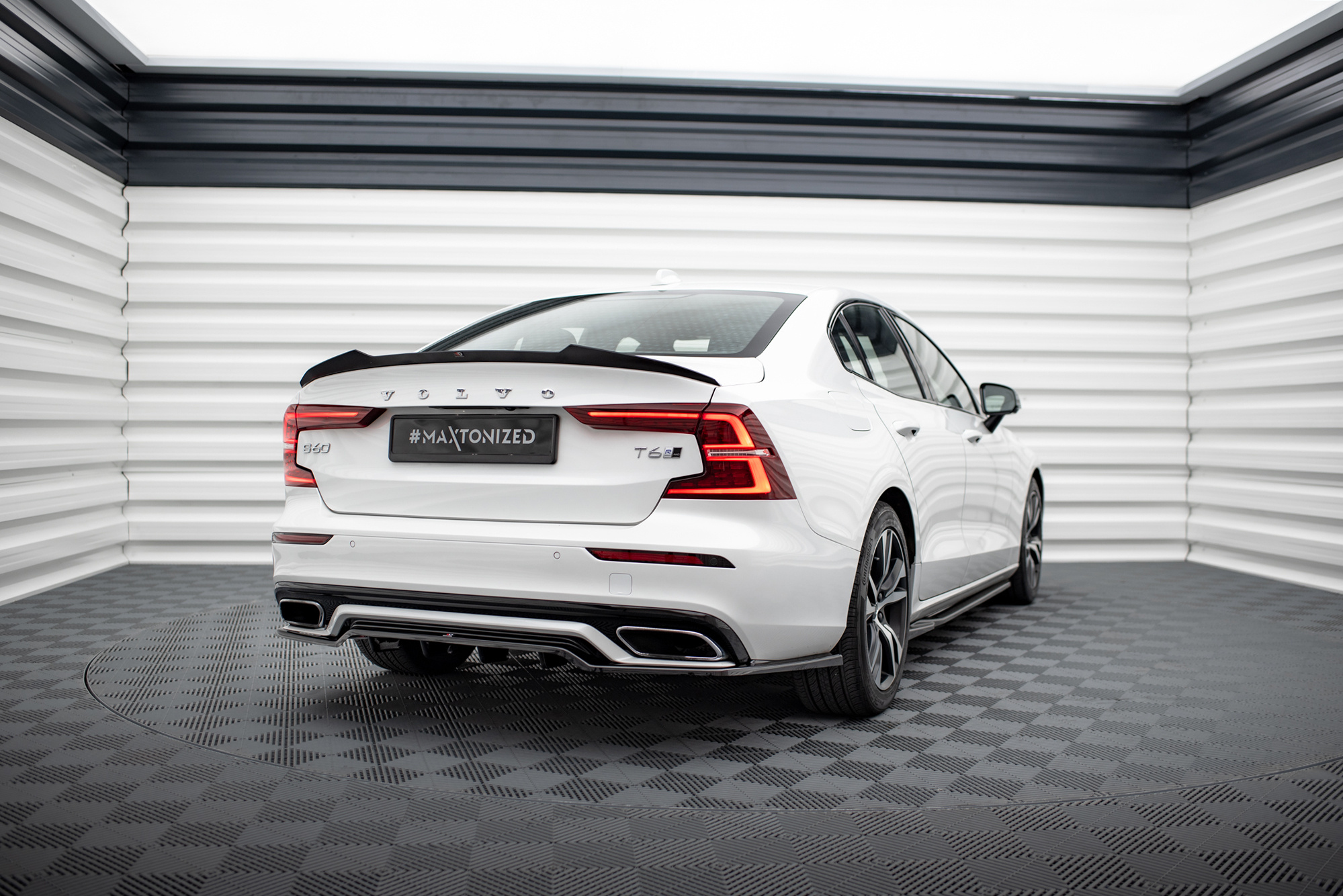 Heck Spoiler Aufsatz Abrisskante passend für Volvo S60 R-Design Mk3 schwarz Hochglanz