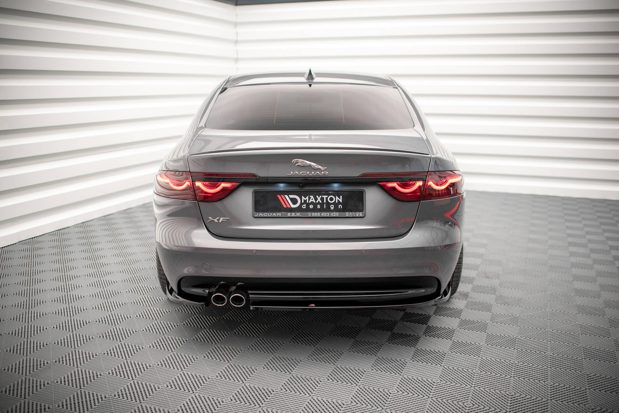 Street+ Heck Ansatz Flaps passend für Jaguar XF R-Sport Mk2 schwarz Hochglanz