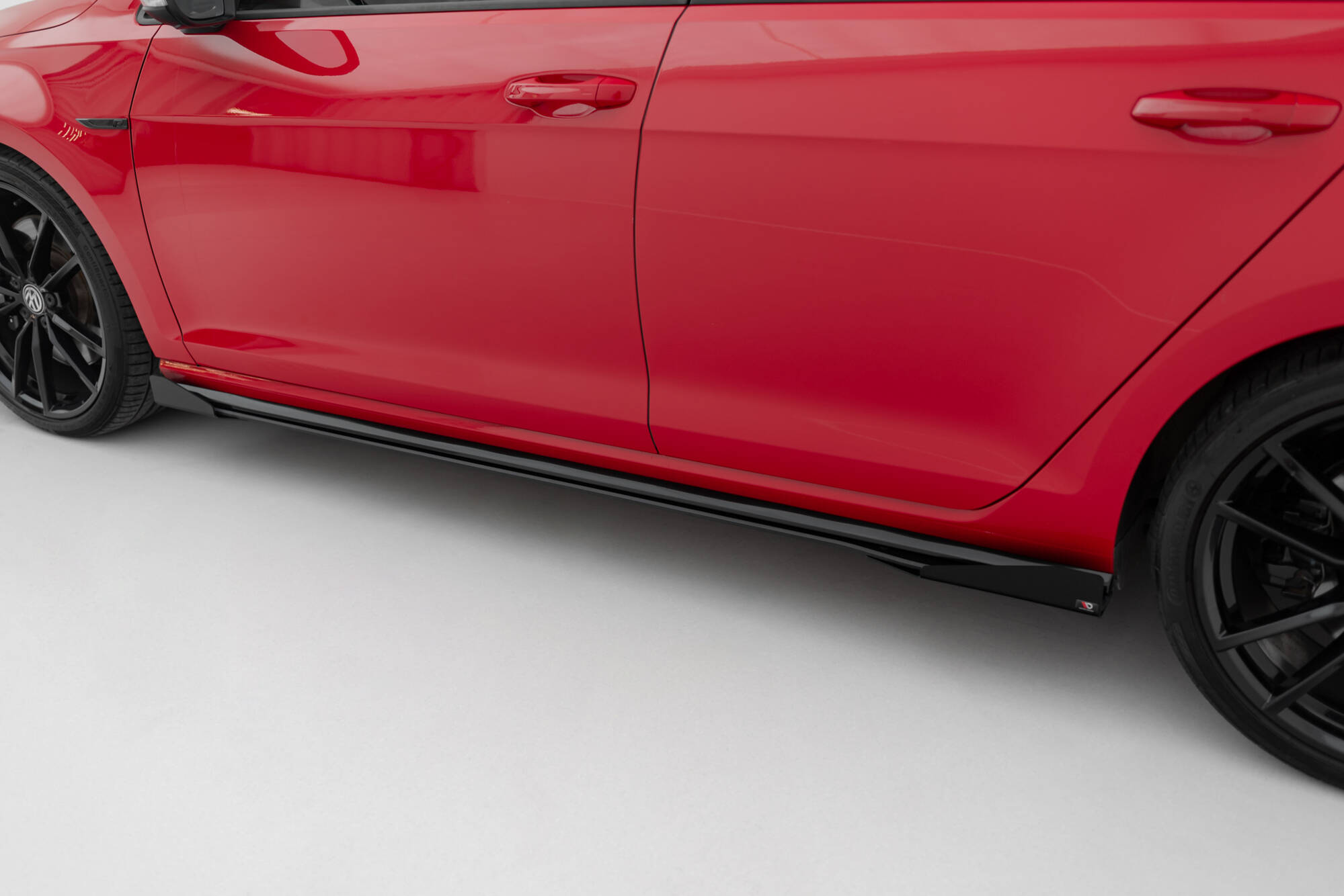 Street Pro Seitenschweller Leisten passend für VW Golf 7 R FL rot+ Hochglanz Flaps