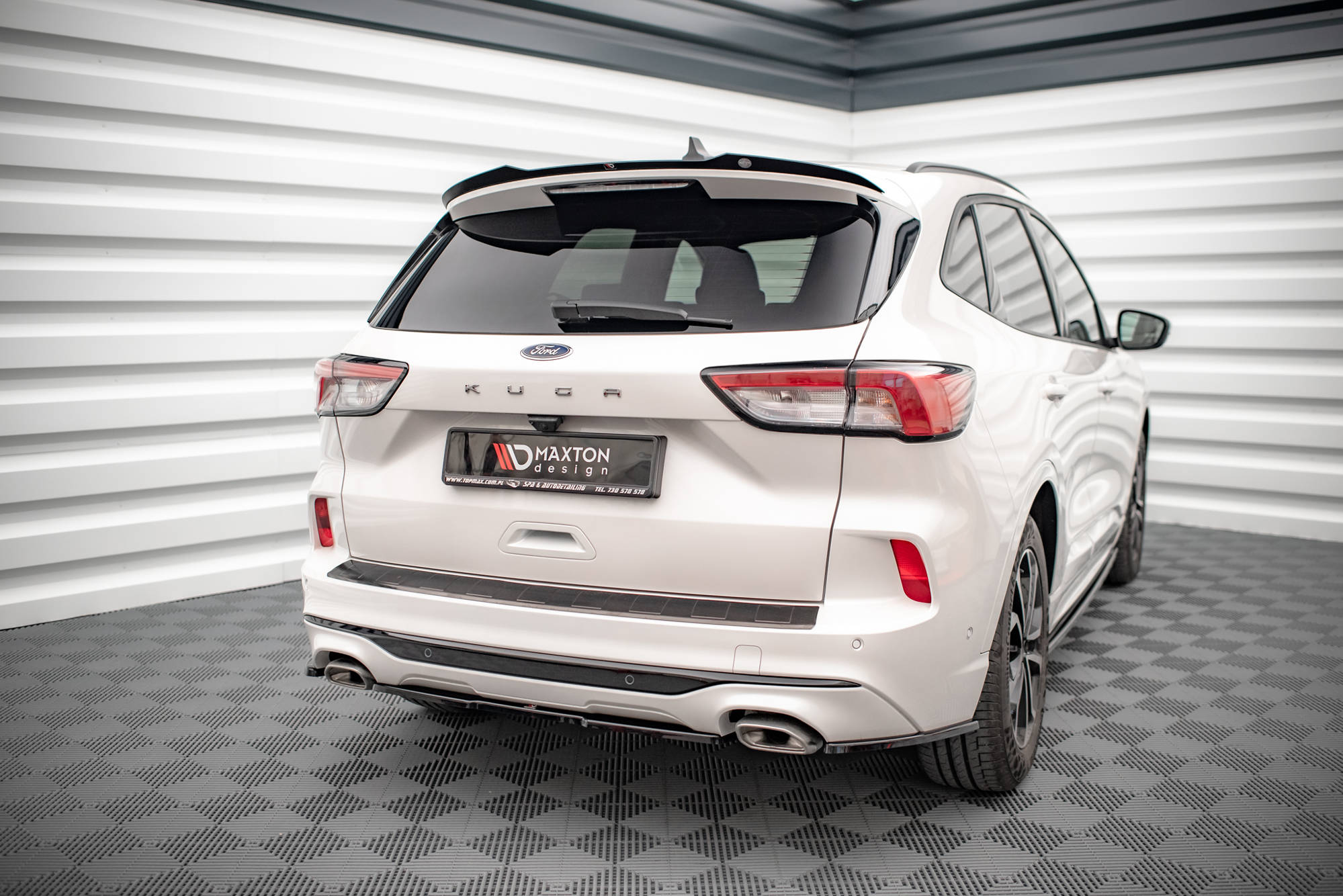 Street+ Mittlerer Diffusor Heck Ansatz passend für Ford Kuga ST-Line Mk3 schwarz Hochglanz