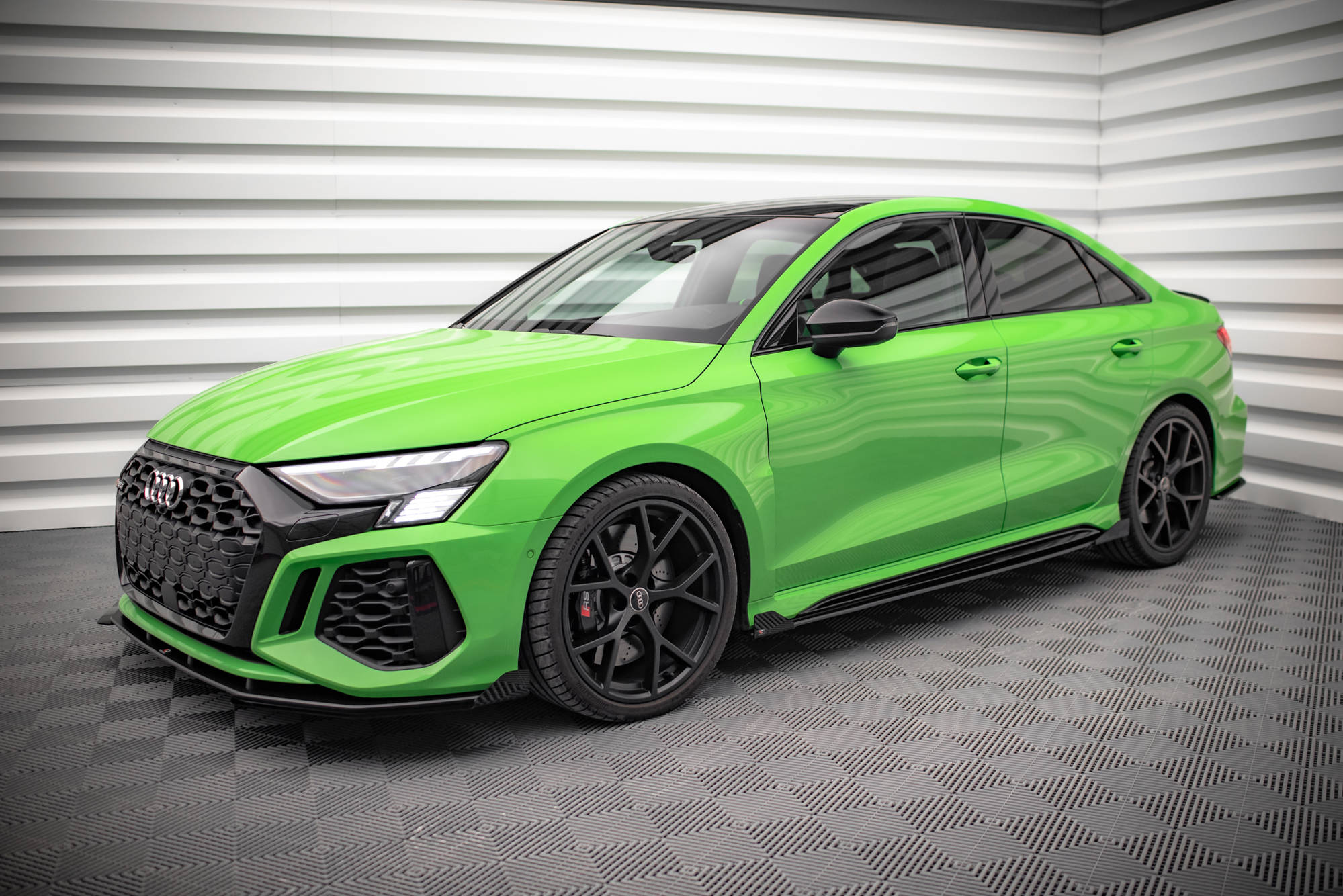 Street Pro Seitenschweller Leisten passend für Audi RS3 8Y Limousine rot+ Hochglanz Flaps