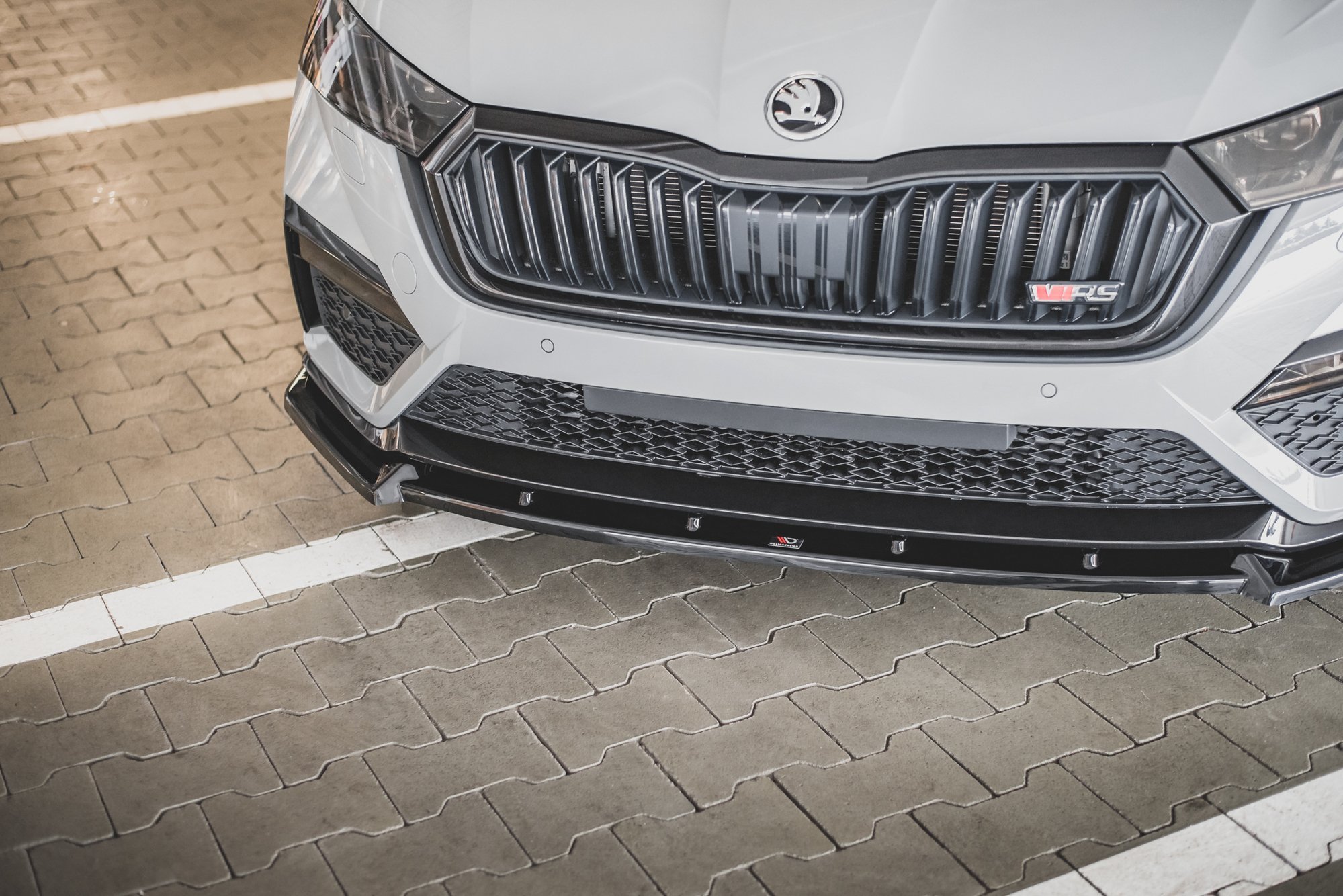 Street+ Spoilerlippe Front Ansatz V.1 passend für Skoda Octavia RS Mk4 schwarz Hochglanz