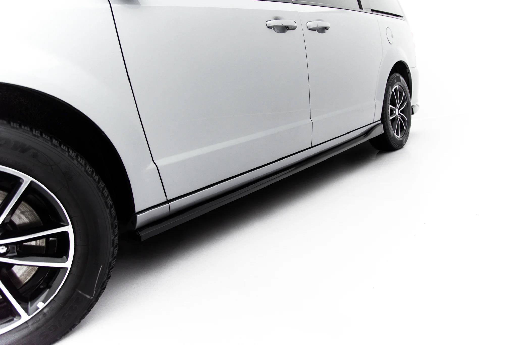Street+ Seitenschweller Leisten passend für Dodge Grand Caravan Mk5 Facelift schwarz Hochglanz