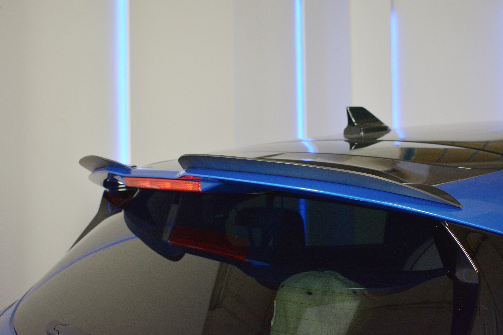 Spoiler CAP V.3 für Ford Focus Hatchback ST-Line Mk4 schwarz Hochglanz