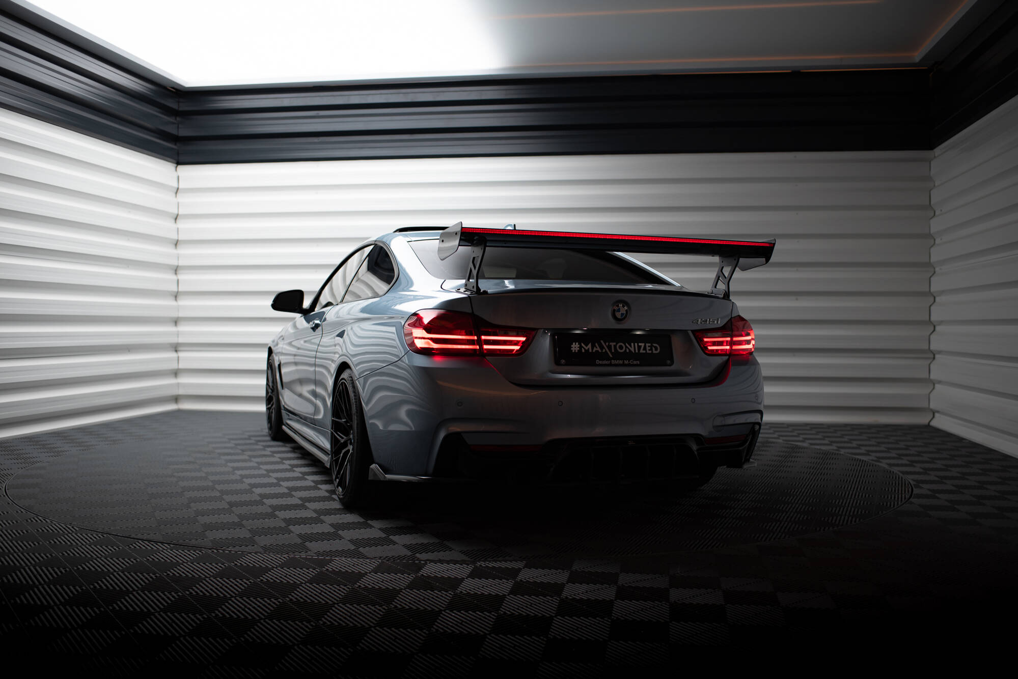 Carbon Heck Spoiler Heckflügel Standfuß Außen + LED passend für BMW 4er F32 / 4 F32 M-Paket Coupe