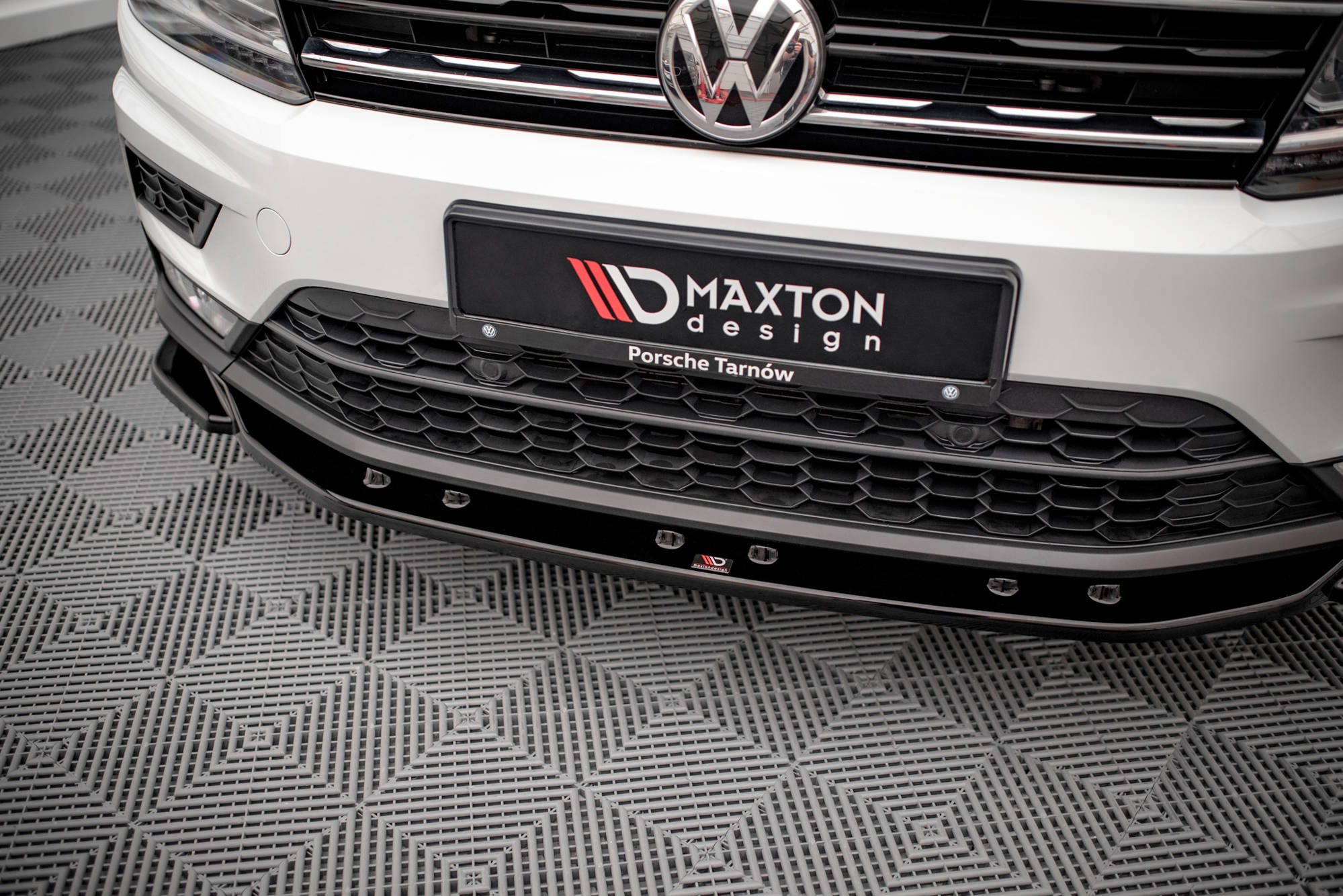 Street+ Spoilerlippe Front Ansatz passend für VW Tiguan Mk2 schwarz Hochglanz