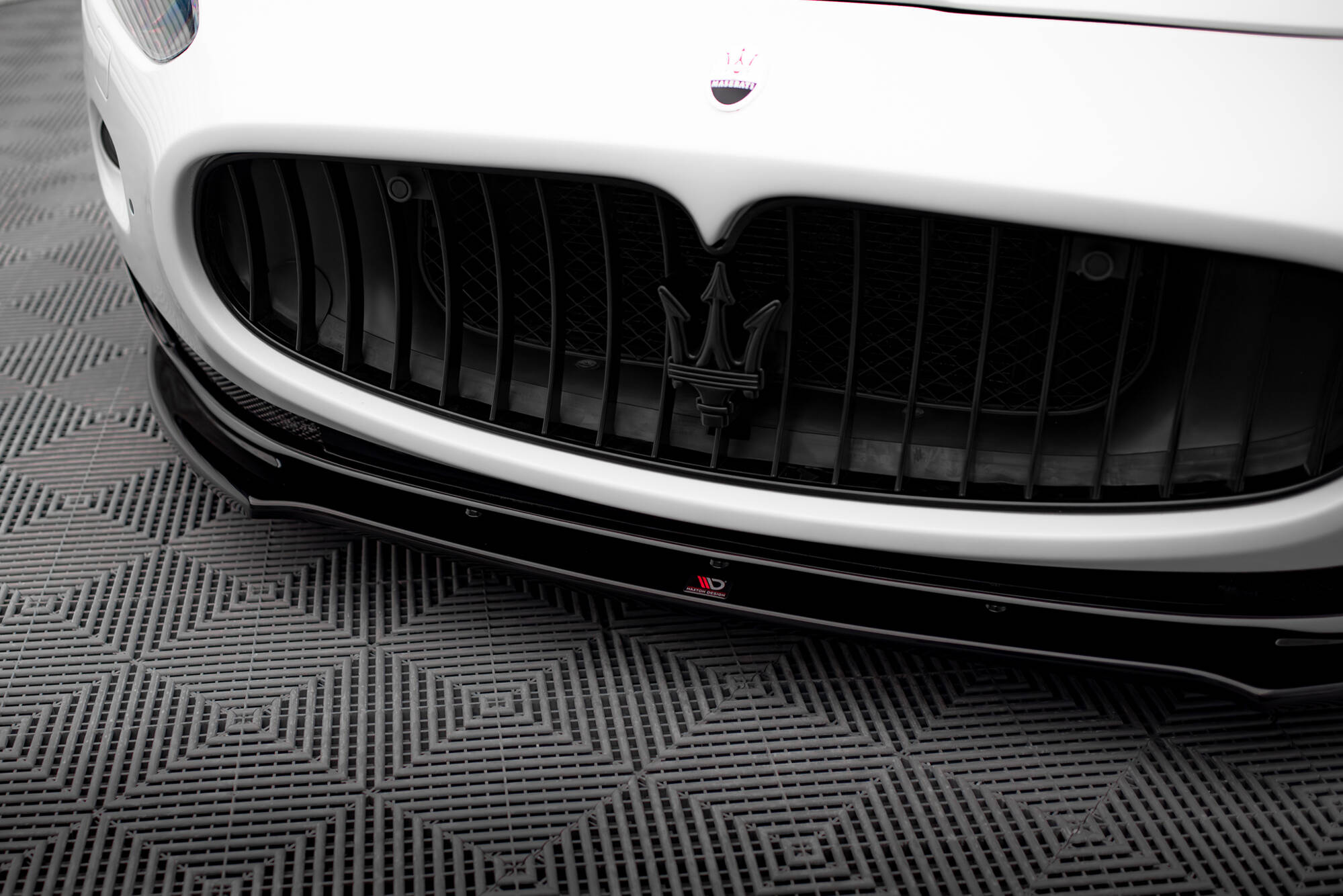 Frontlippe passend für Maserati Granturismo Mk1 schwarz Hochglanz