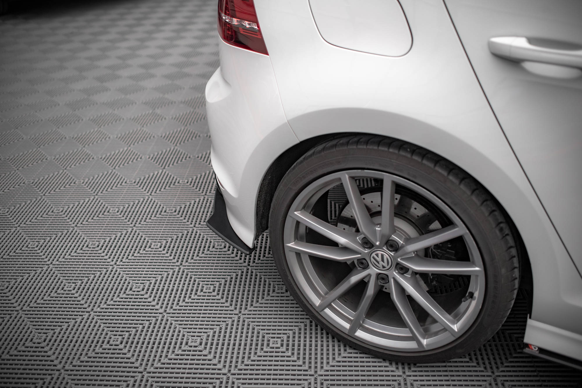 Street Pro Heck Ansatz Flaps passend für VW Golf R Mk7 rot