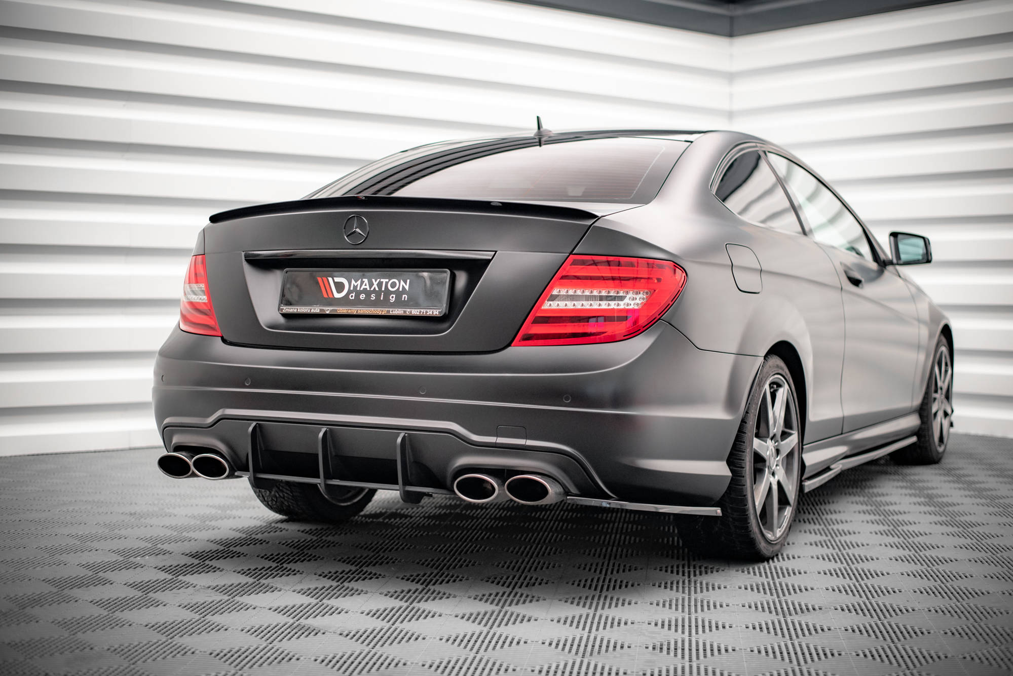 Street Pro Heckschürze Heck Ansatz Diffusor passend für Mercedes C Coupe AMG-Line C204 schwarz-rot