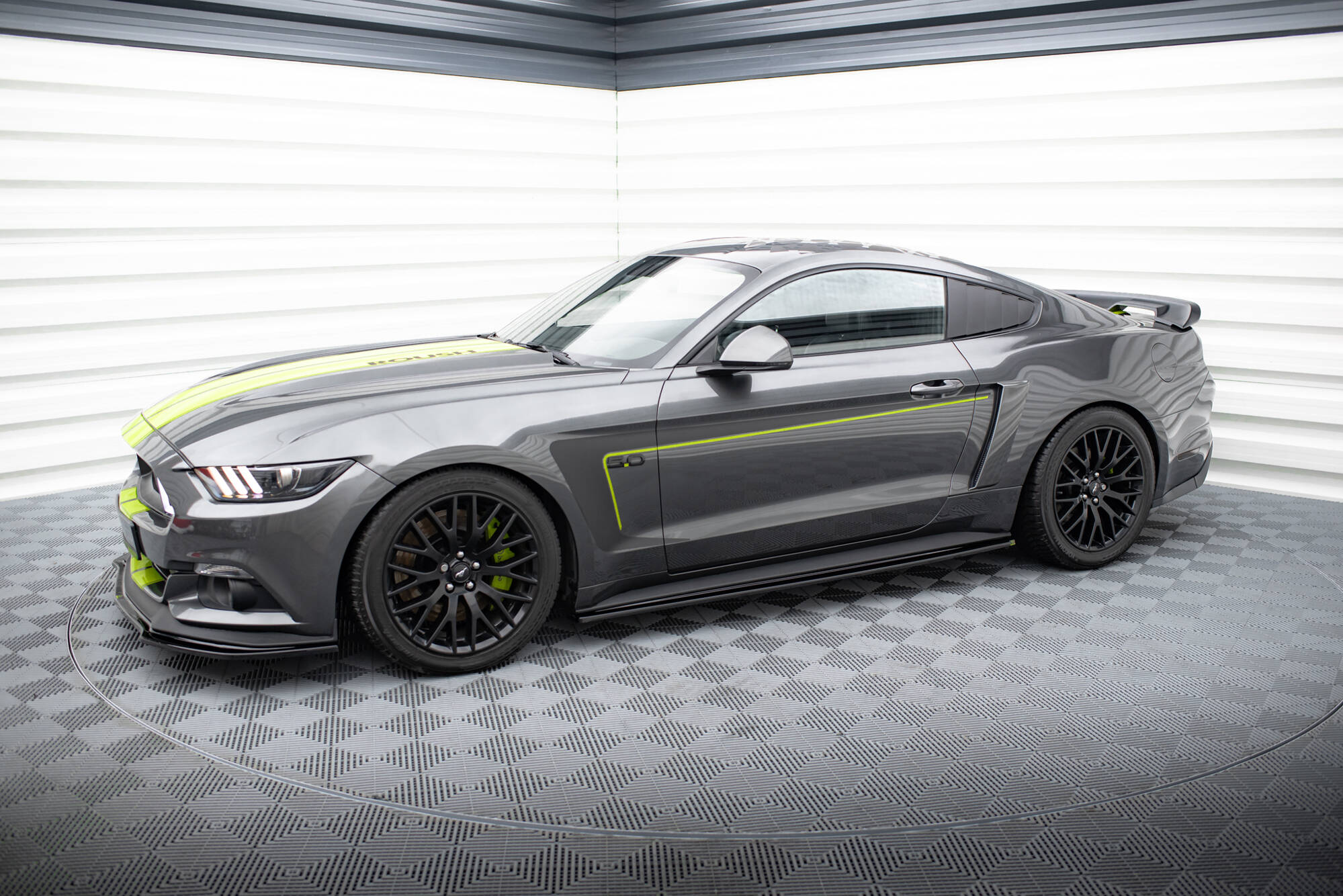 Street+ Seitenschweller Leisten passend für Ford Mustang GT Mk6 schwarz Hochglanz