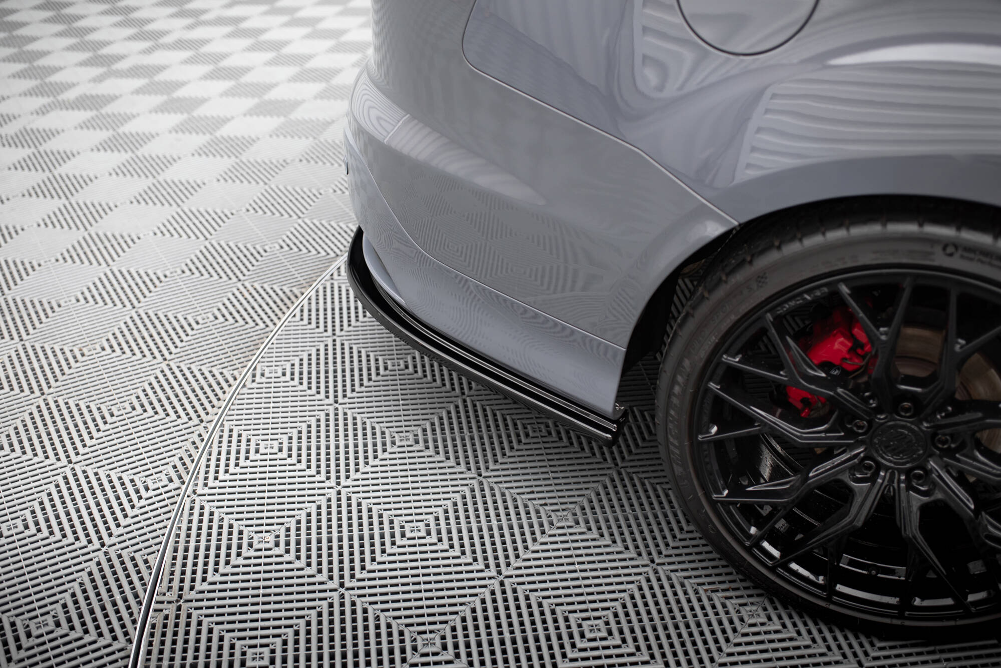 Heck Ansatz Flaps Diffusor für Ford Focus ST Kombi Mk3 / Mk3 Facelift schwarz Hochglanz