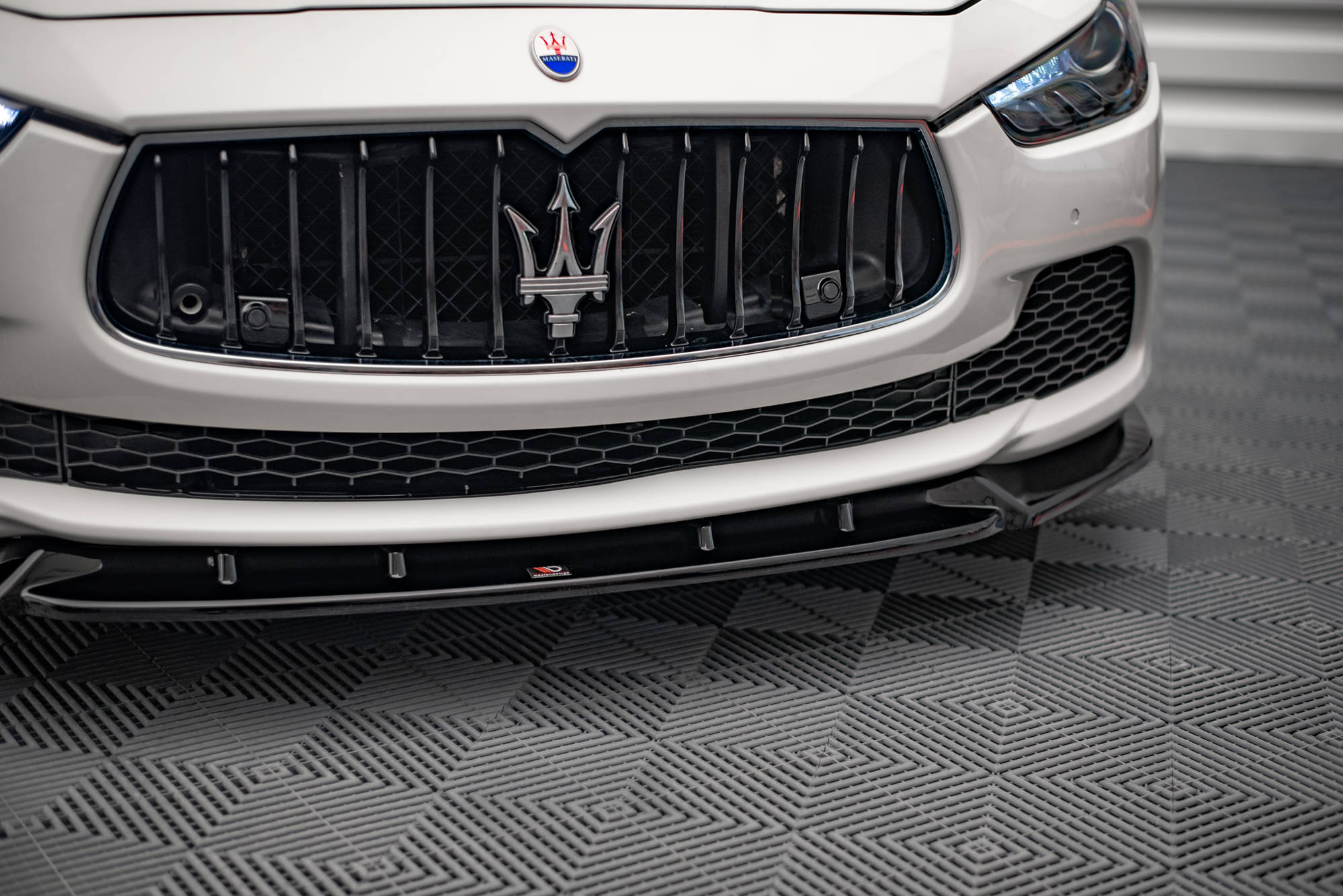 Frontlippe V.2 passend für Maserati Ghibli Mk3 schwarz Hochglanz