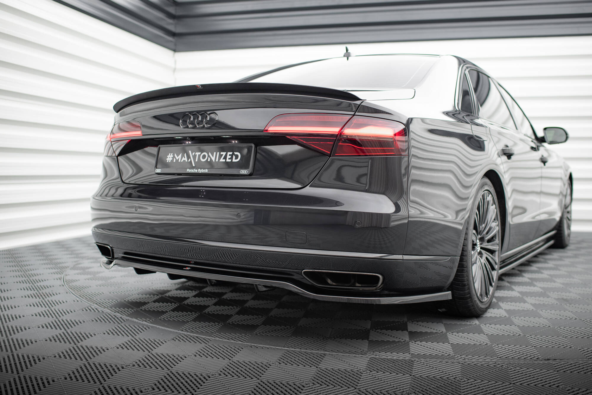 Street+ Mittlerer Diffusor RACE Heck Ansatz passend für Audi A8 D4 FL schwarz Hochglanz