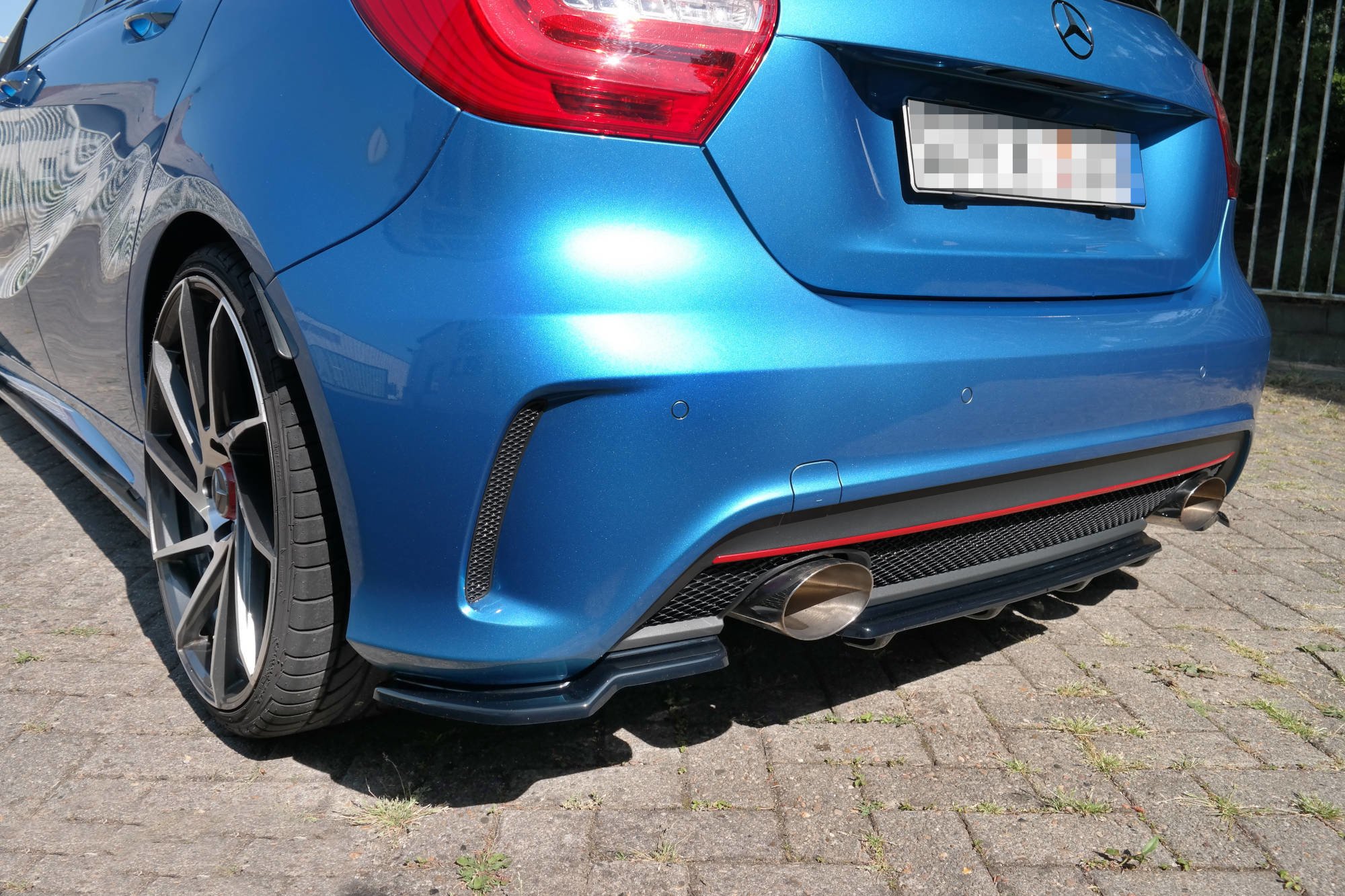 Street+ Mittlerer Diffusor RACE Heck Ansatz passend für Mercedes W176 AMG-LINE vor FL schwarz Hochglanz