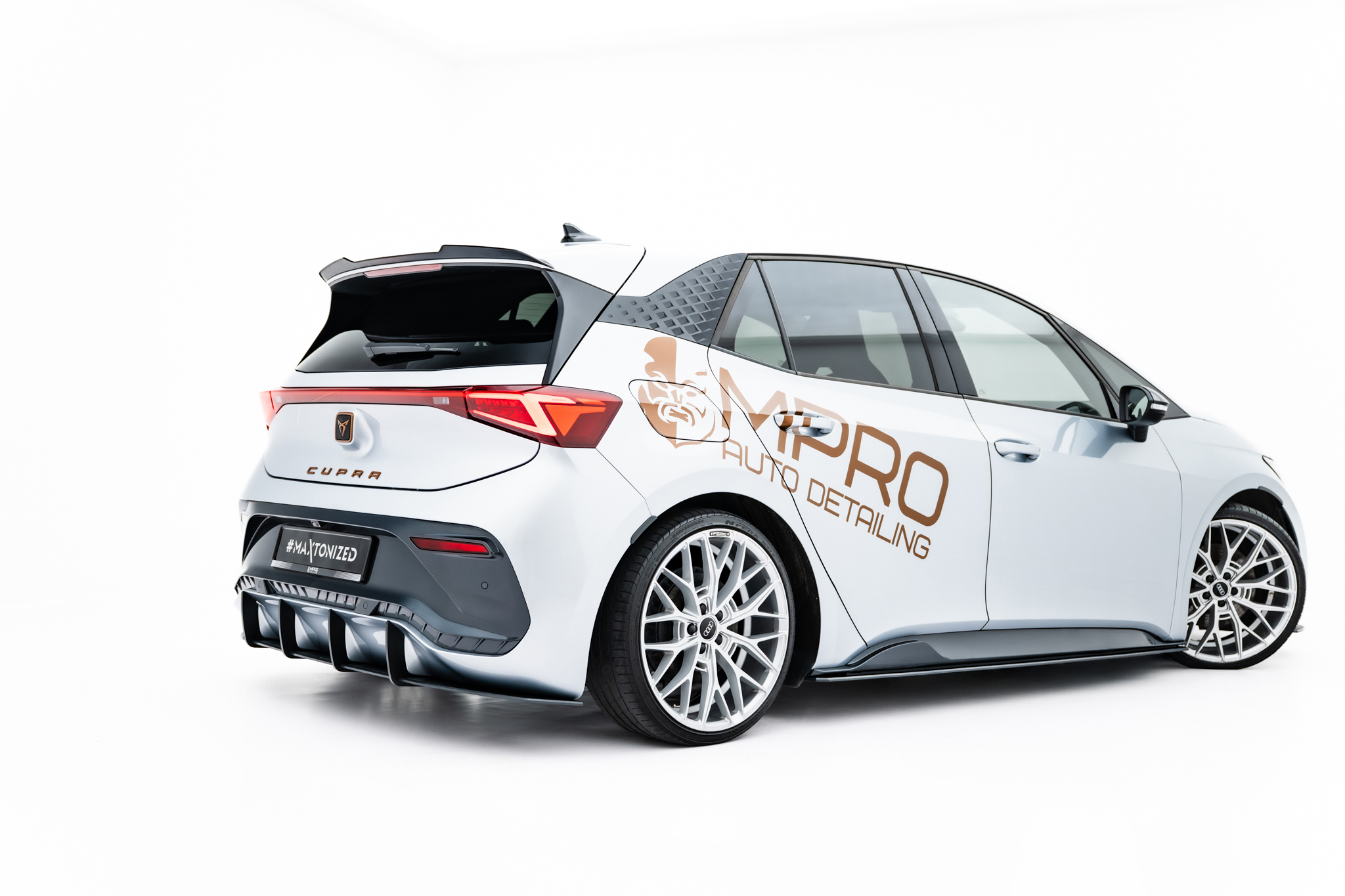 Heckansatz Diffusor passend für CUPRA Born Mk1 roter Kern