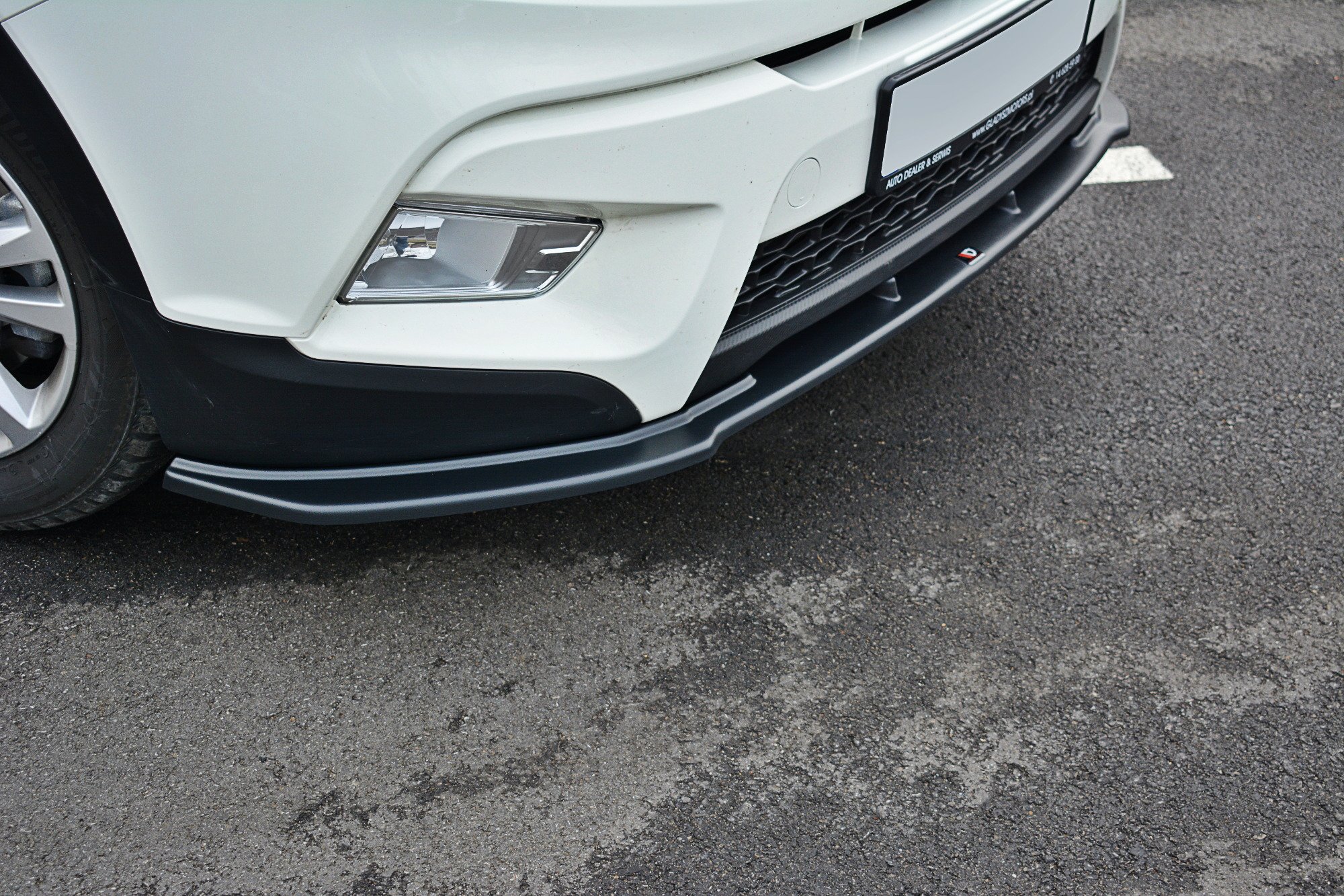 Frontlippe V.1 passend für SSANGYONG TIVOLI schwarz Hochglanz