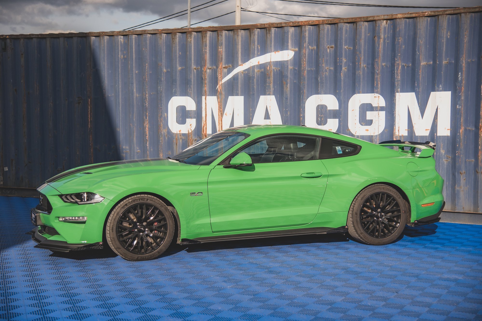 Street Pro Seitenschweller Leisten V.1 passend für Ford Mustang GT Mk6 FL rot+ Hochglanz Flaps