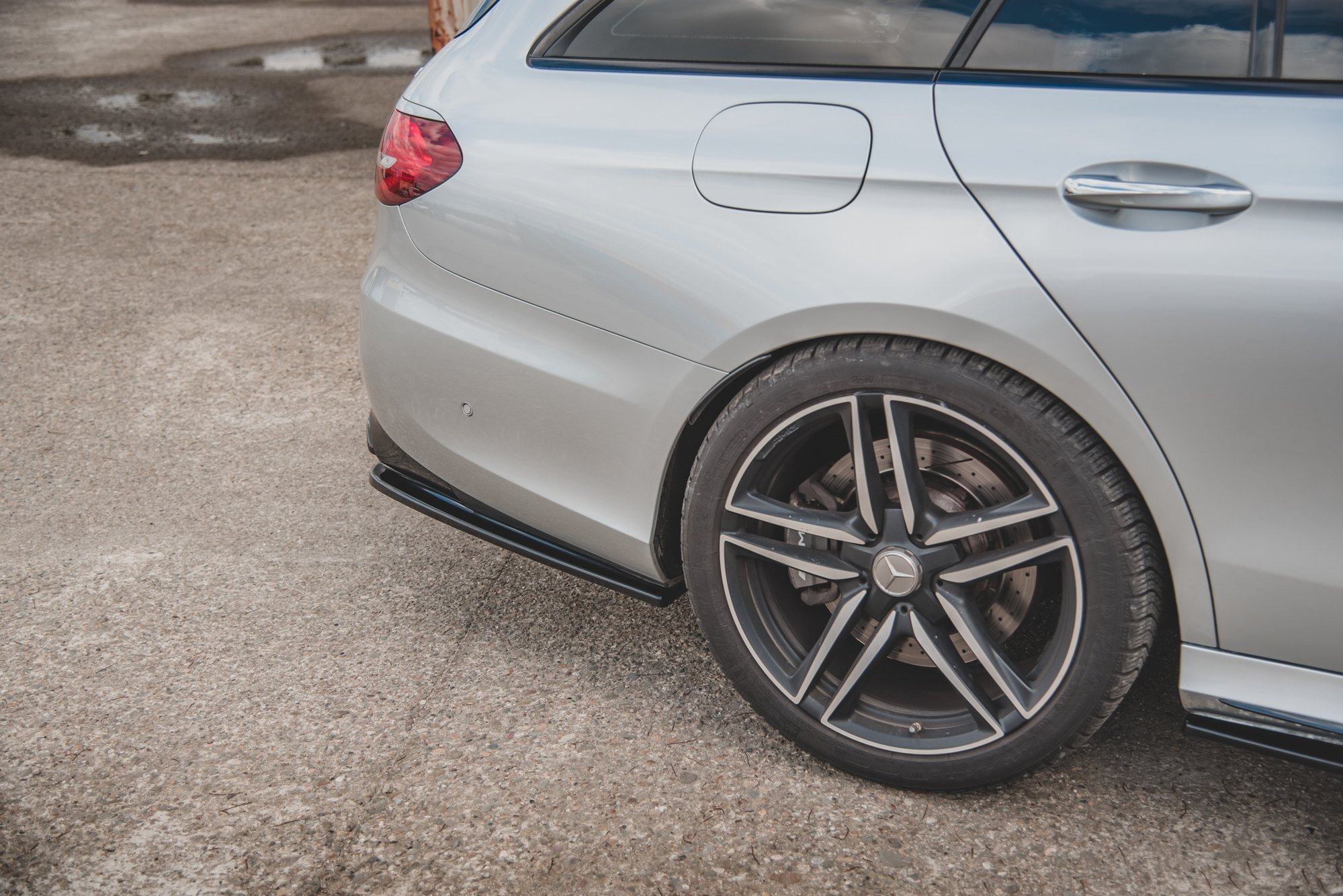 Heck Ansatz Flaps Diffusor für Mercedes-Benz E63 AMG Kombi/Limousine S213/W213 schwarz Hochglanz