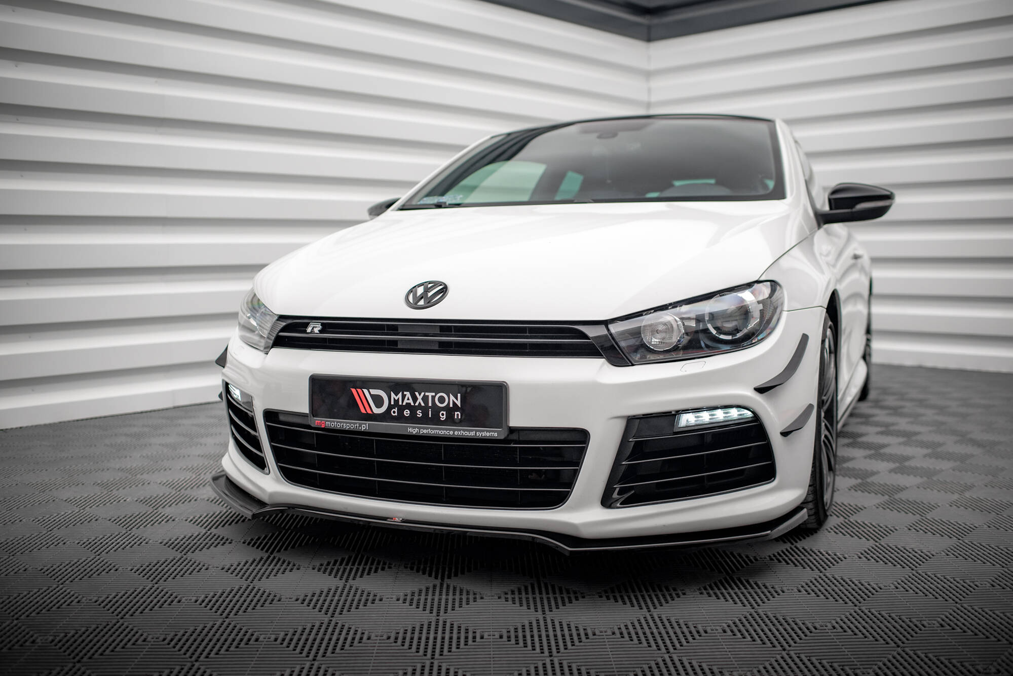 Street+ Spoilerlippe Front Ansatz V.4 passend für VW Scirocco R Mk3 schwarz Hochglanz