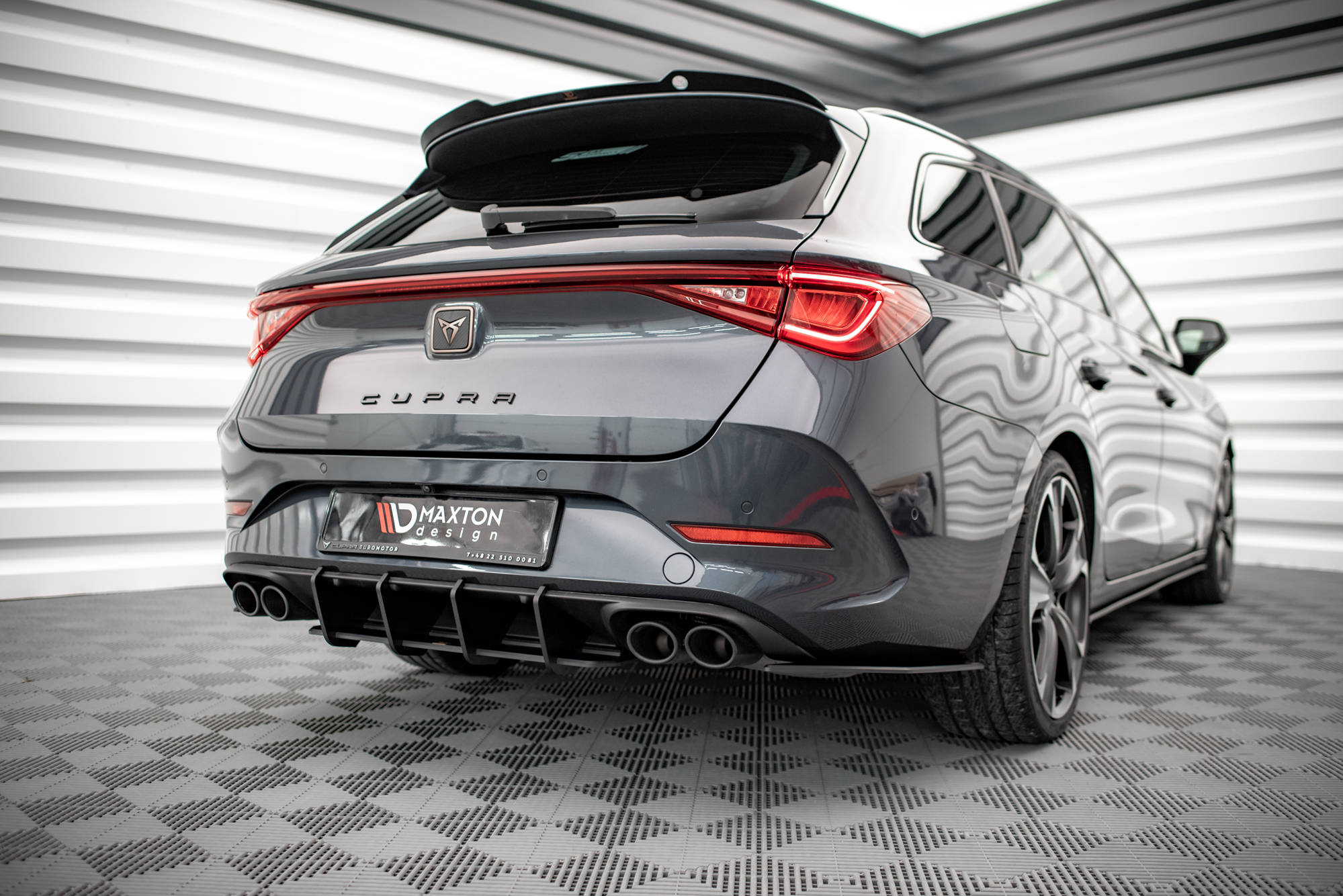 Heckansatz Diffusor passend für CUPRA Leon ST Mk1 FL schwarz-rot
