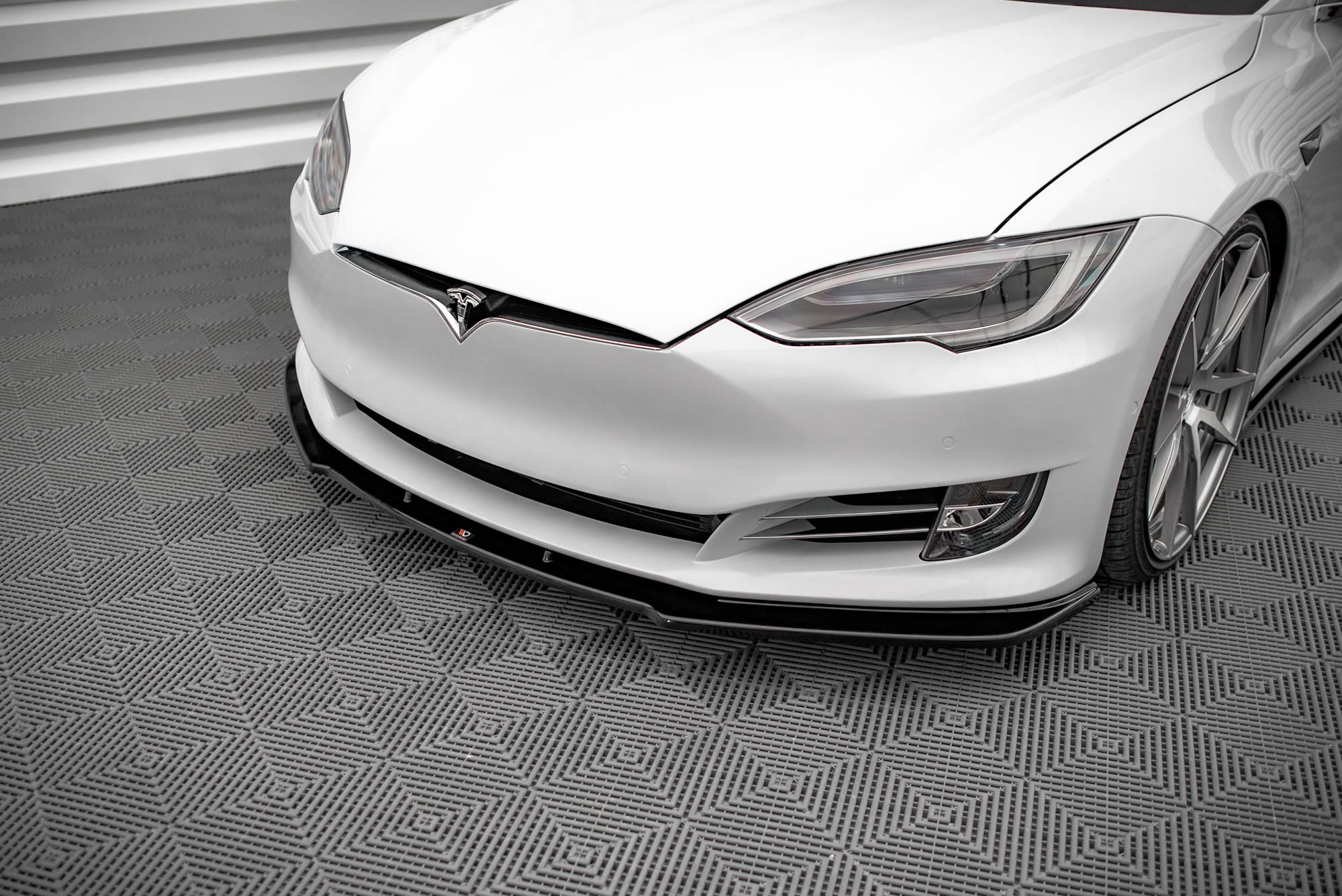 Frontlippe V.1 passend für Tesla Model S FL schwarz Hochglanz