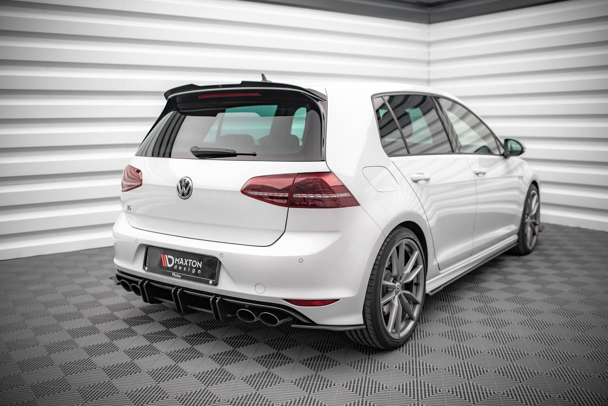Street Pro Heckschürze Heck Ansatz Diffusor passend für VW Golf R Mk7 schwarz-rot