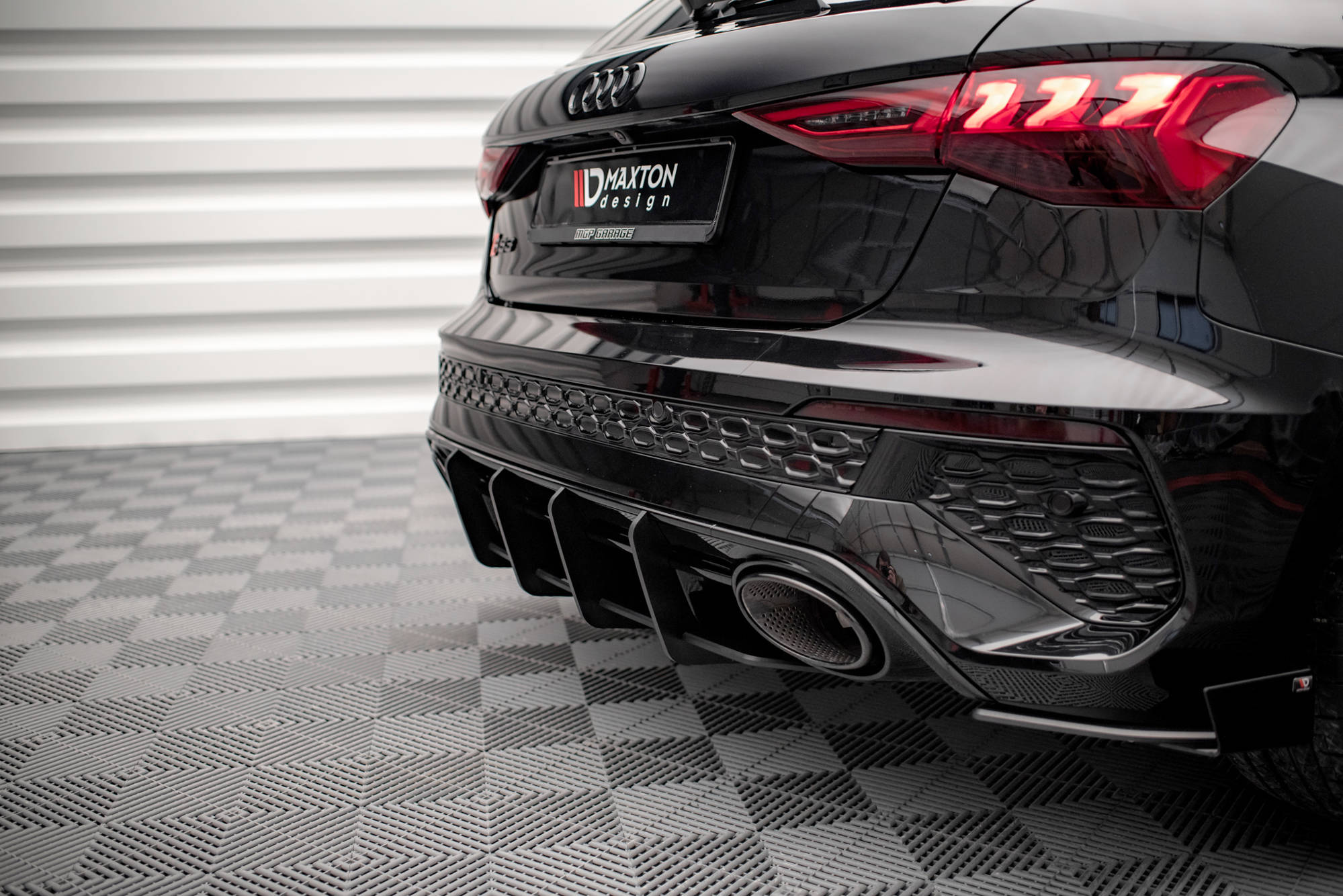 Street Pro Heckschürze Heck Ansatz Diffusor passend für Audi RS3 Sportback 8Y rot