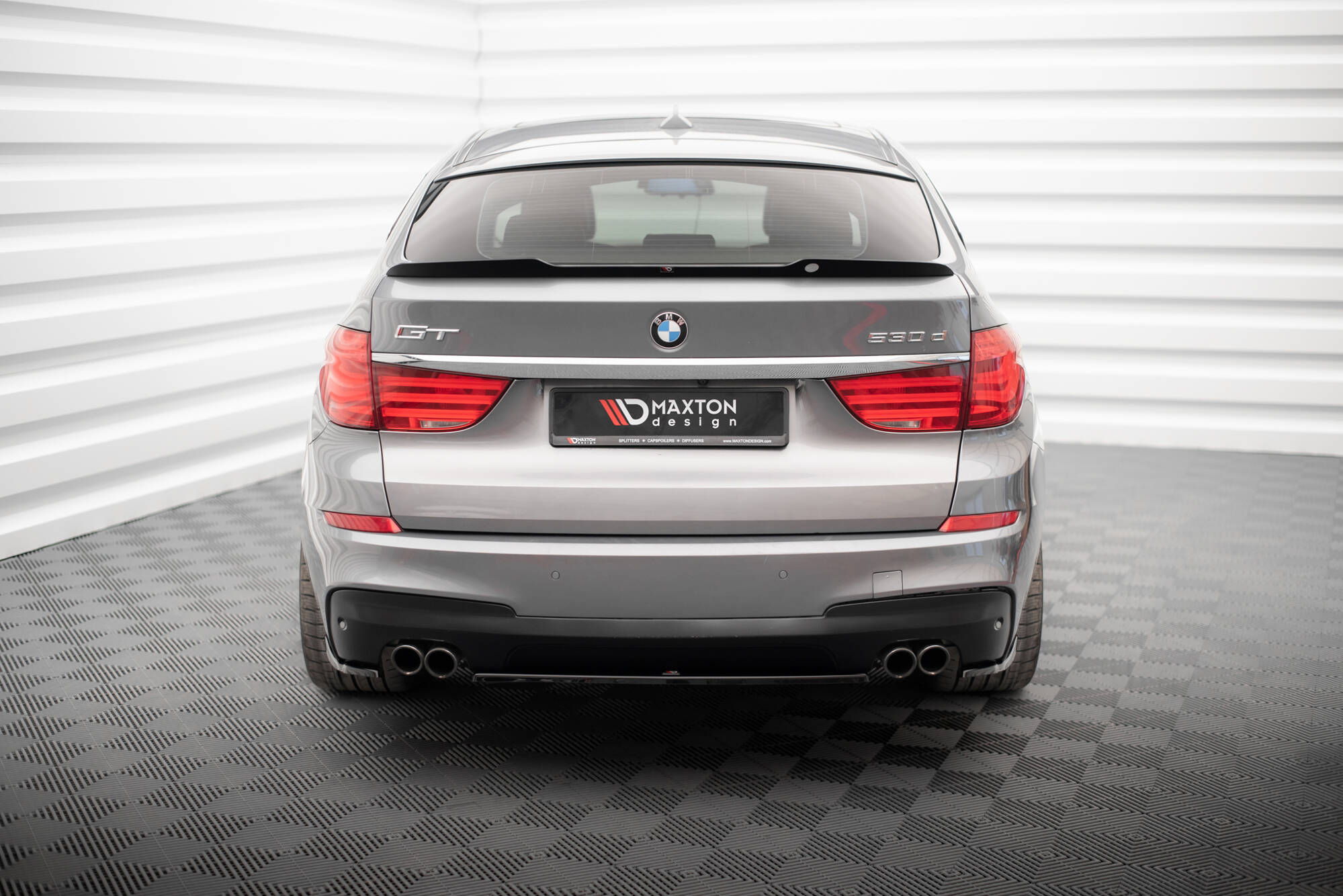 Street+ Mittlerer Diffusor Heck Ansatz passend für BMW 5er GT M-Paket F07 schwarz Hochglanz