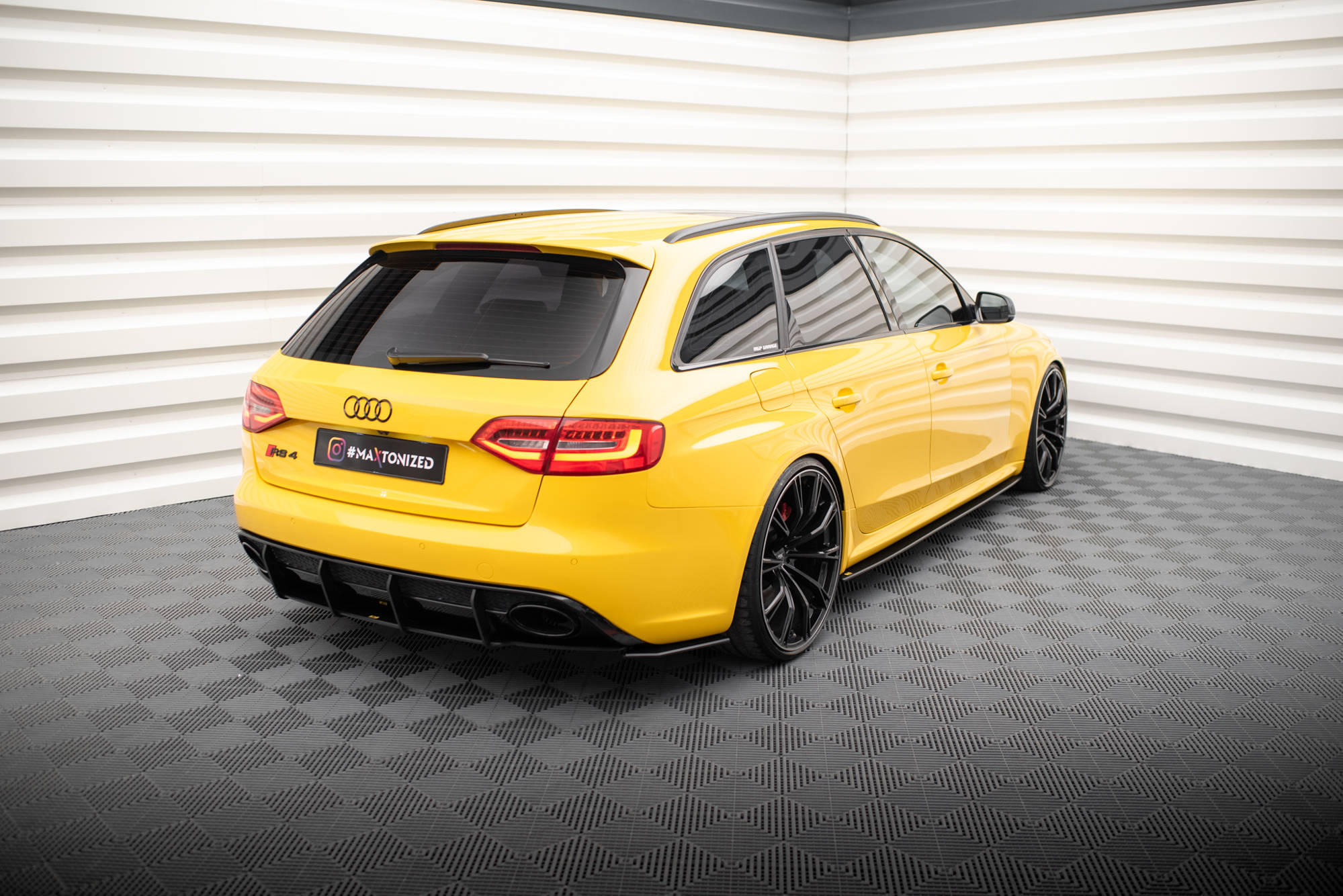 Street Pro Heck Ansatz Flaps passend für Audi RS4 B8 rot