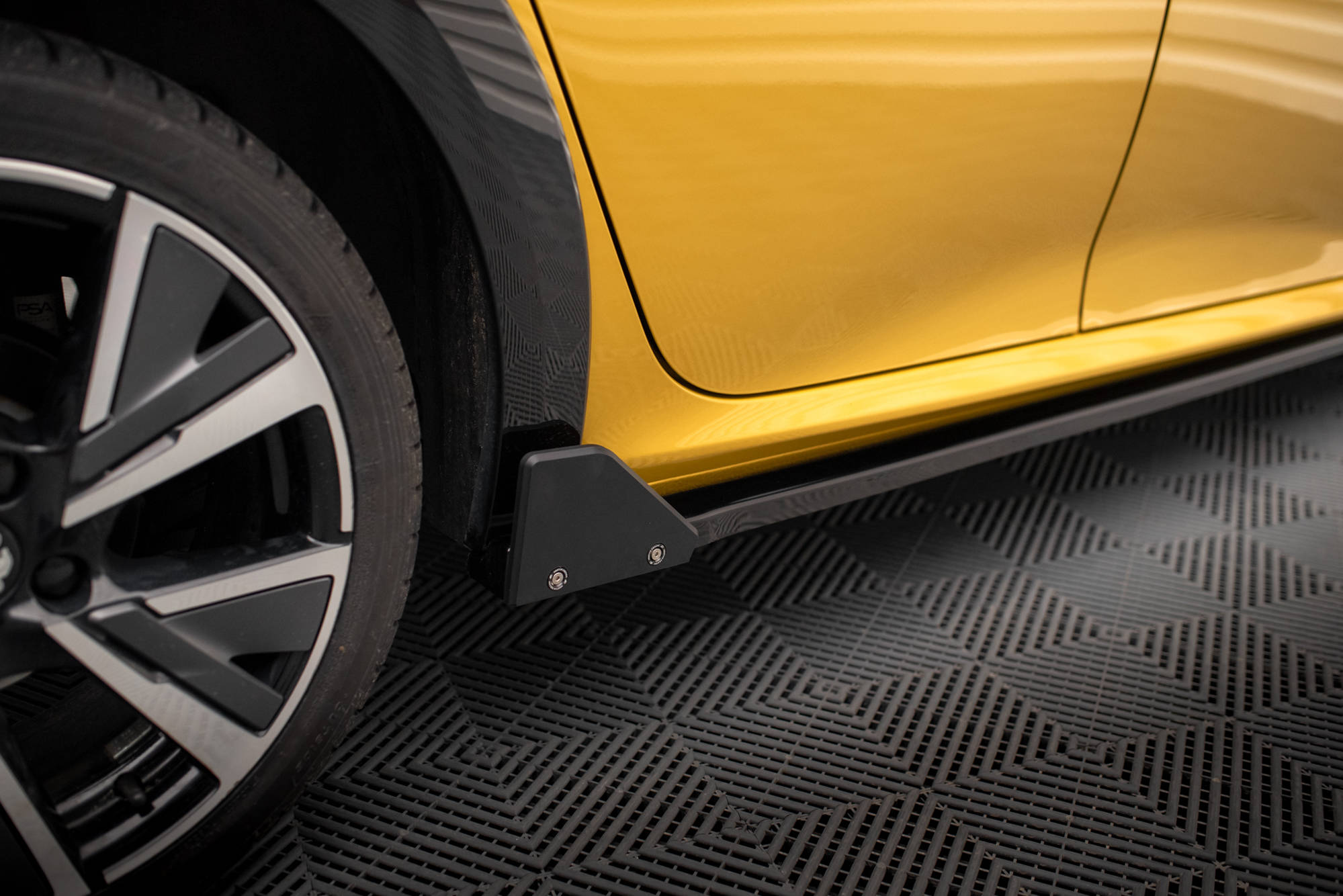 Street+ Seitenschweller Leisten + Flaps passend für Peugeot 208 GT Mk2